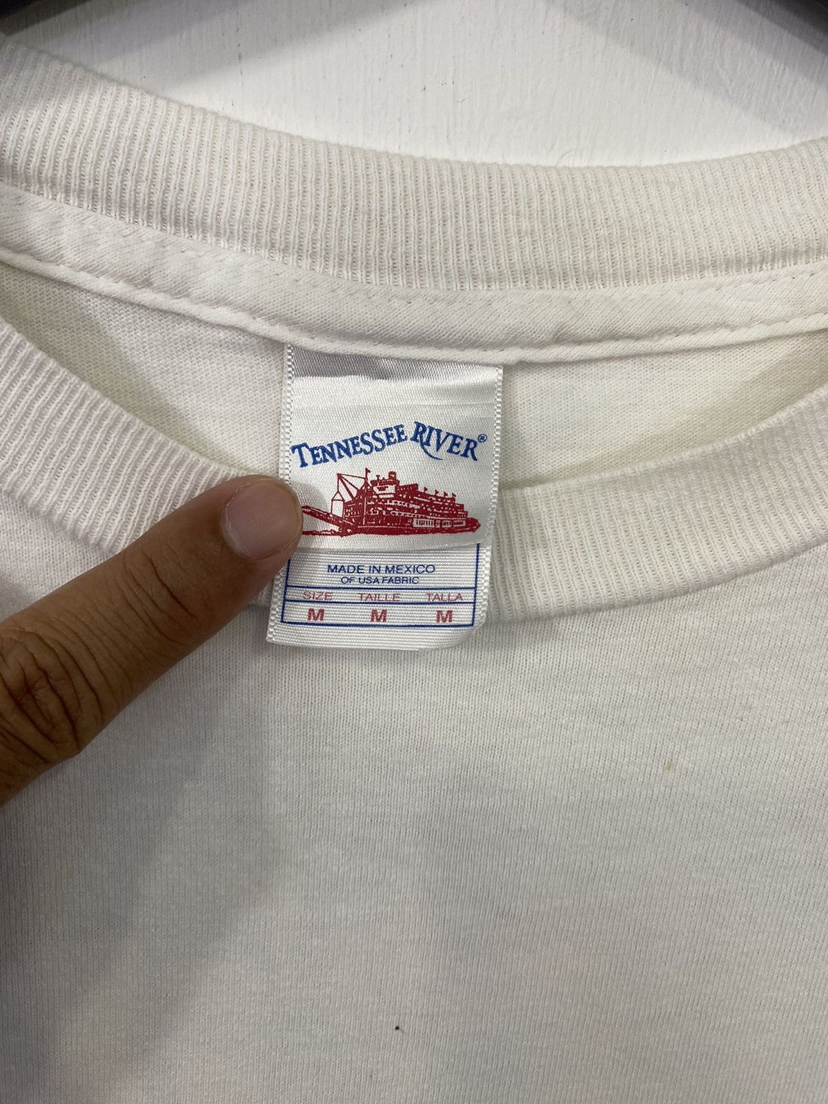 Band Tees 💥VINTAGE JIMMY BUFFETT country pop folk Y2K tour 2005 shirt Size US M / EU 48-50 / 2 - 5 Thumbnail
