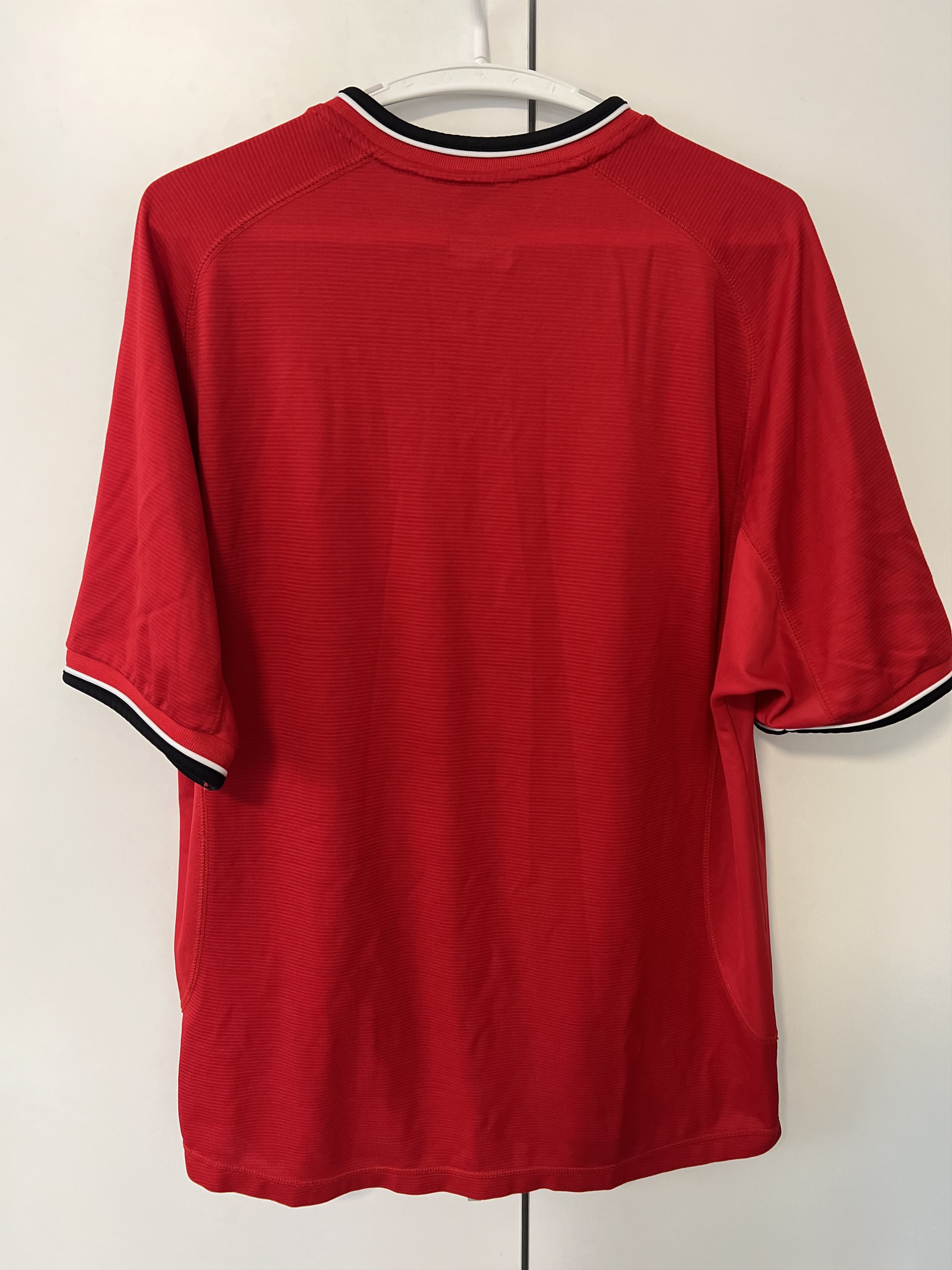 Umbro Manchester United 2000/2002 home football jersey shirt Size US L / EU 52-54 / 3 - 8 Thumbnail