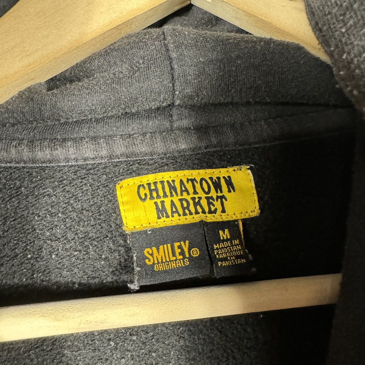 Band Tees Rare‼️ Chinatown Market X Smiley Hoodie Size US M / EU 48-50 / 2 - 2 Thumbnail