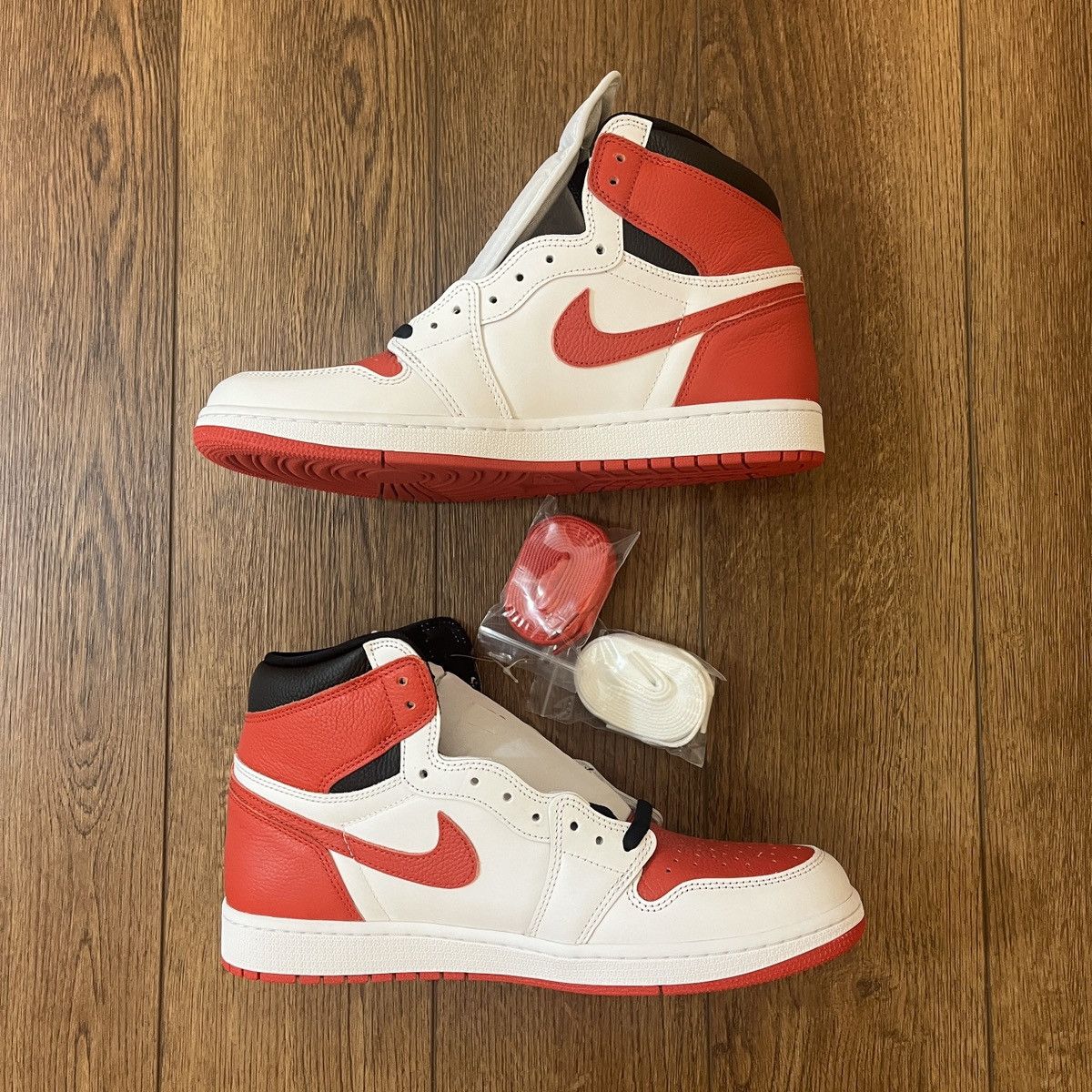 Jordan Brand × Nike Jordan 1 Retro OG High Heritage Size US 12.5 / EU 45-46 - 3 Thumbnail