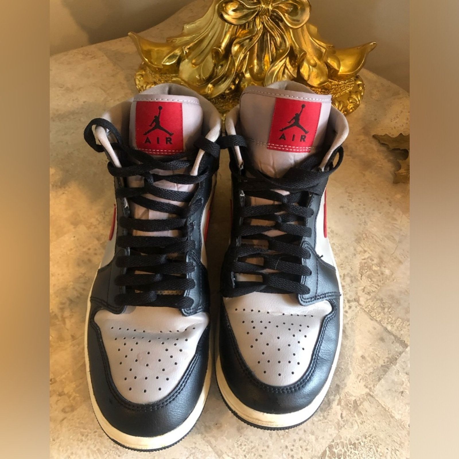 Nike Air Jordans Nike Grey Back and Red size9 Size US 9 / IT 39 - 6 Thumbnail