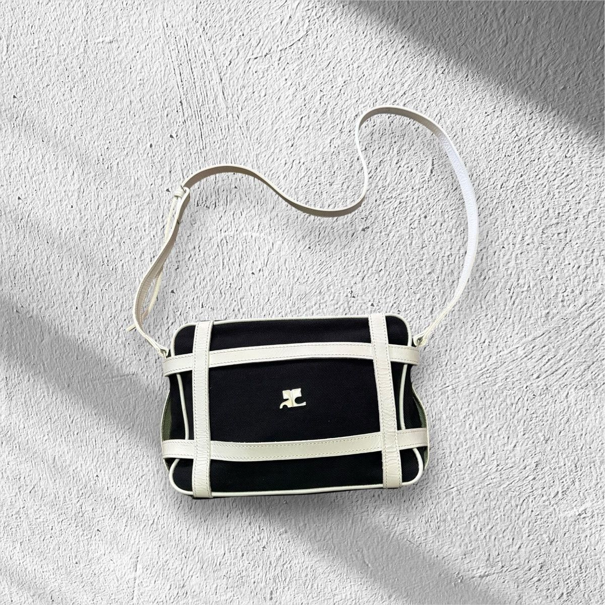 Courreges Vintage Courreges Sling Bag Size ONE SIZE - 1 Thumbnail