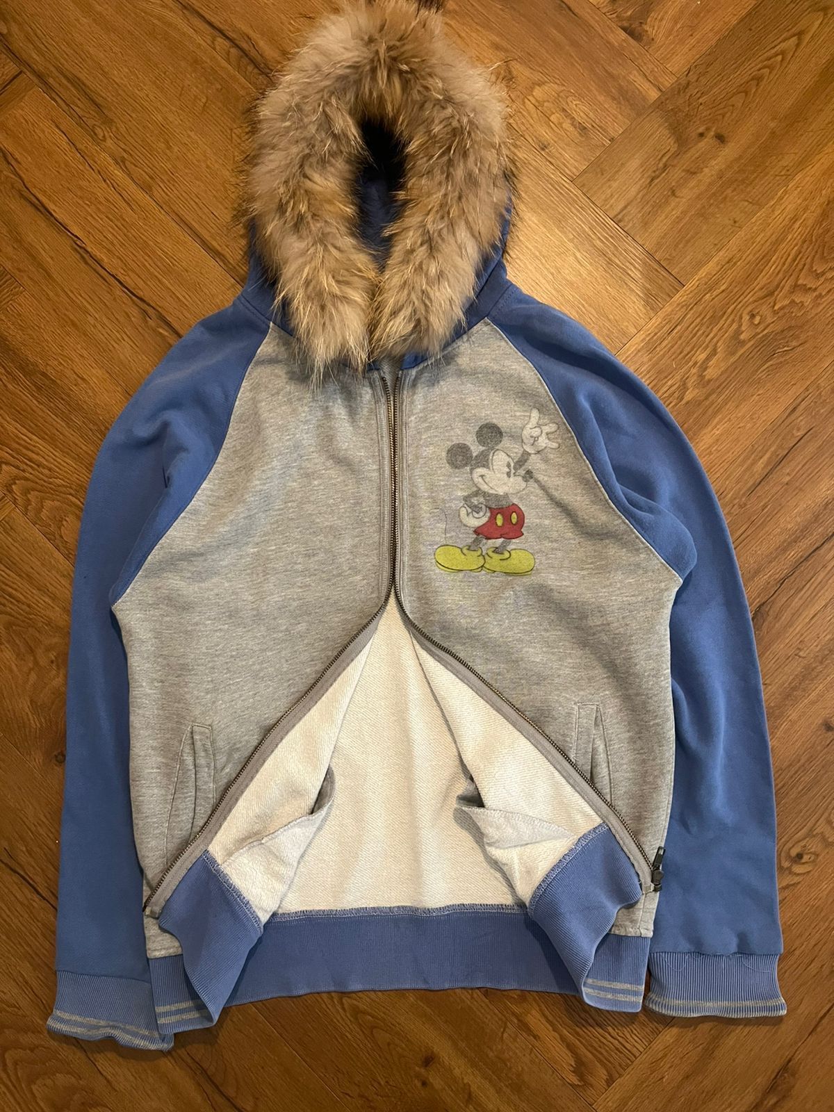 Angel Blue × Beauty Beast × Disney 2000s Disney - fur zipper Hoodie Mickey mouse size M Size US M / EU 48-50 / 2 - 2 Thumbnail