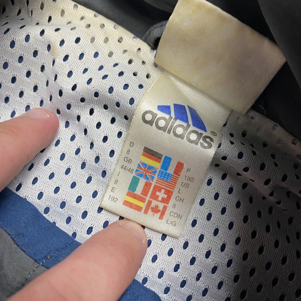 Vintage Vintage 90’s Adidas Small Logo Rare Overprinted Bomber jacke Size US L / EU 52-54 / 3 - 8 Thumbnail