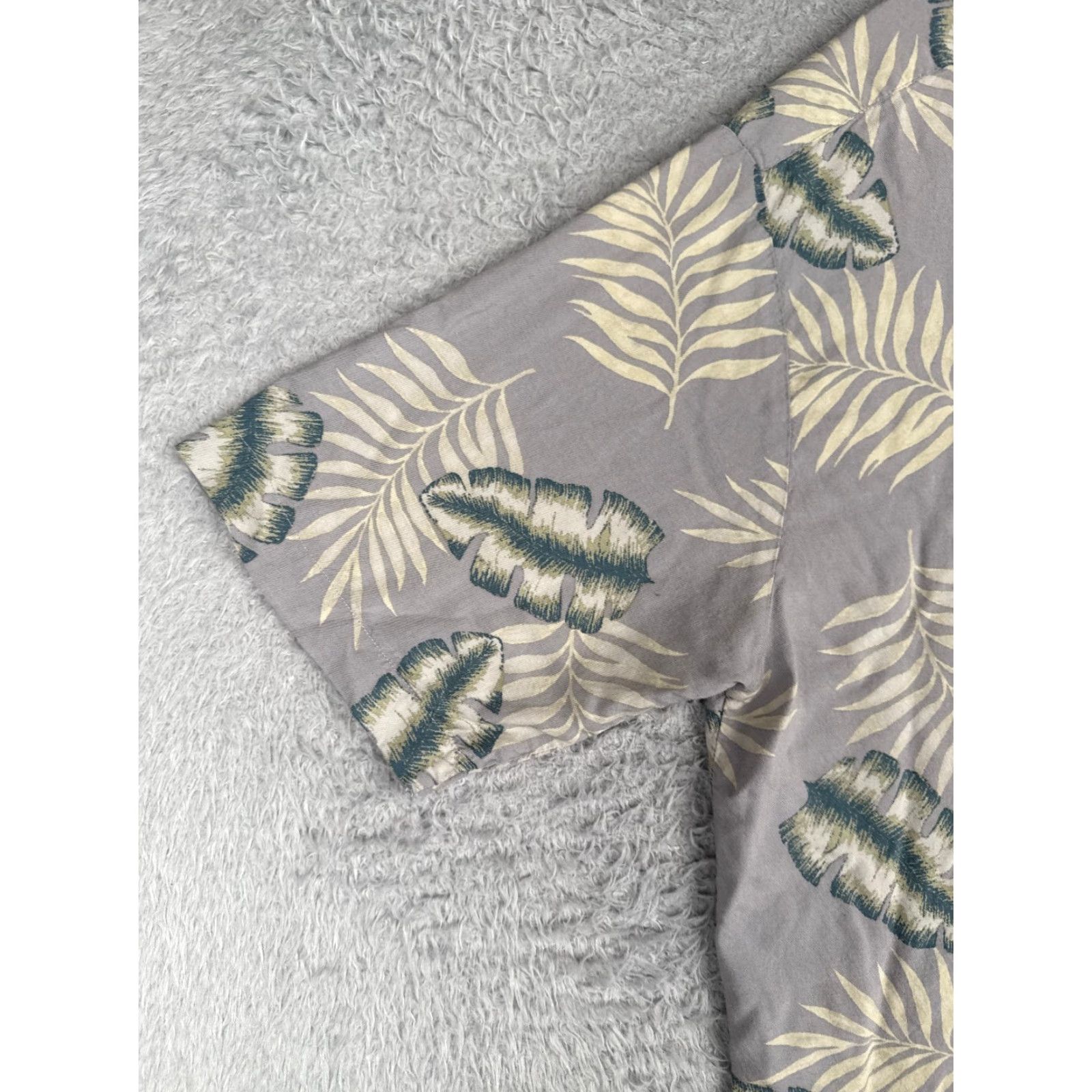 Vintage Puritan Shirt Men Medium Gray Floral Leaf Hawaiian 100% Rayon Short Sleeve Button-Up Size US M / EU 48-50 / 2 - 3 Thumbnail