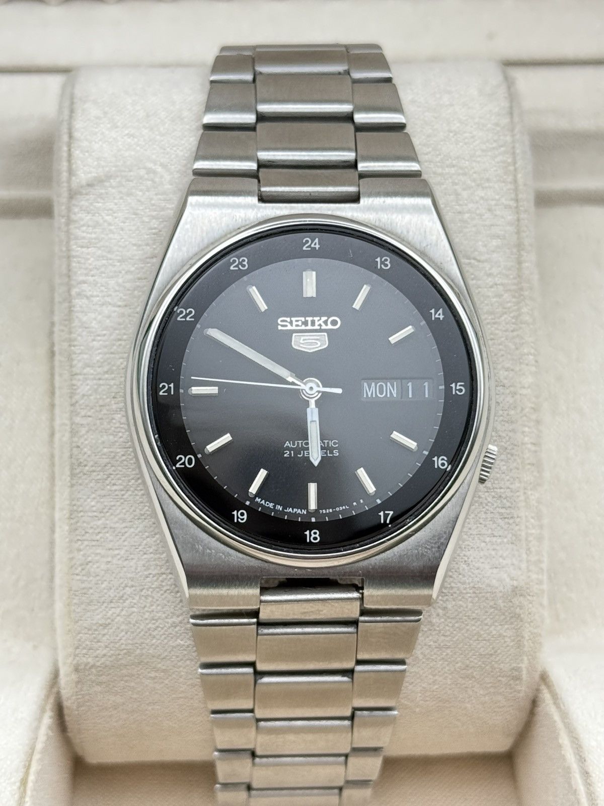 Seiko × Vintage SEIKO 5 AUTOMATIC 7S26 BLACK DIAL MEN’S WRISTWATCH Size 36 - 1 Thumbnail