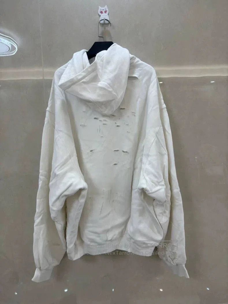 Balenciaga Balenciaga Distressed Logo Hoodie. Size US S / EU 44-46 / 1 - 2 Thumbnail