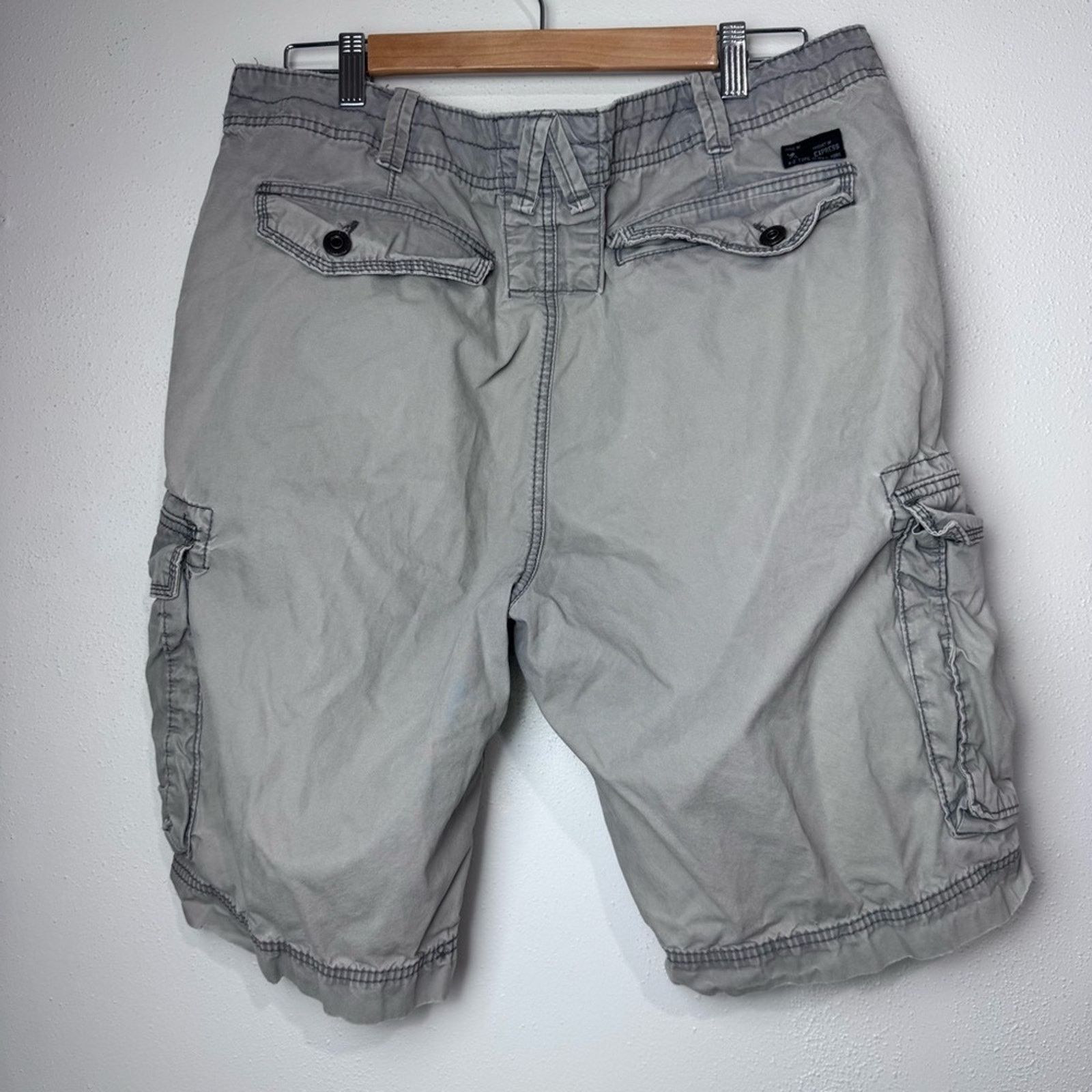 Express Express 10” Grey Contrast Stitch Cargo Shorts Men’s Size 38 Size US 38 / EU 54 - 12 Thumbnail