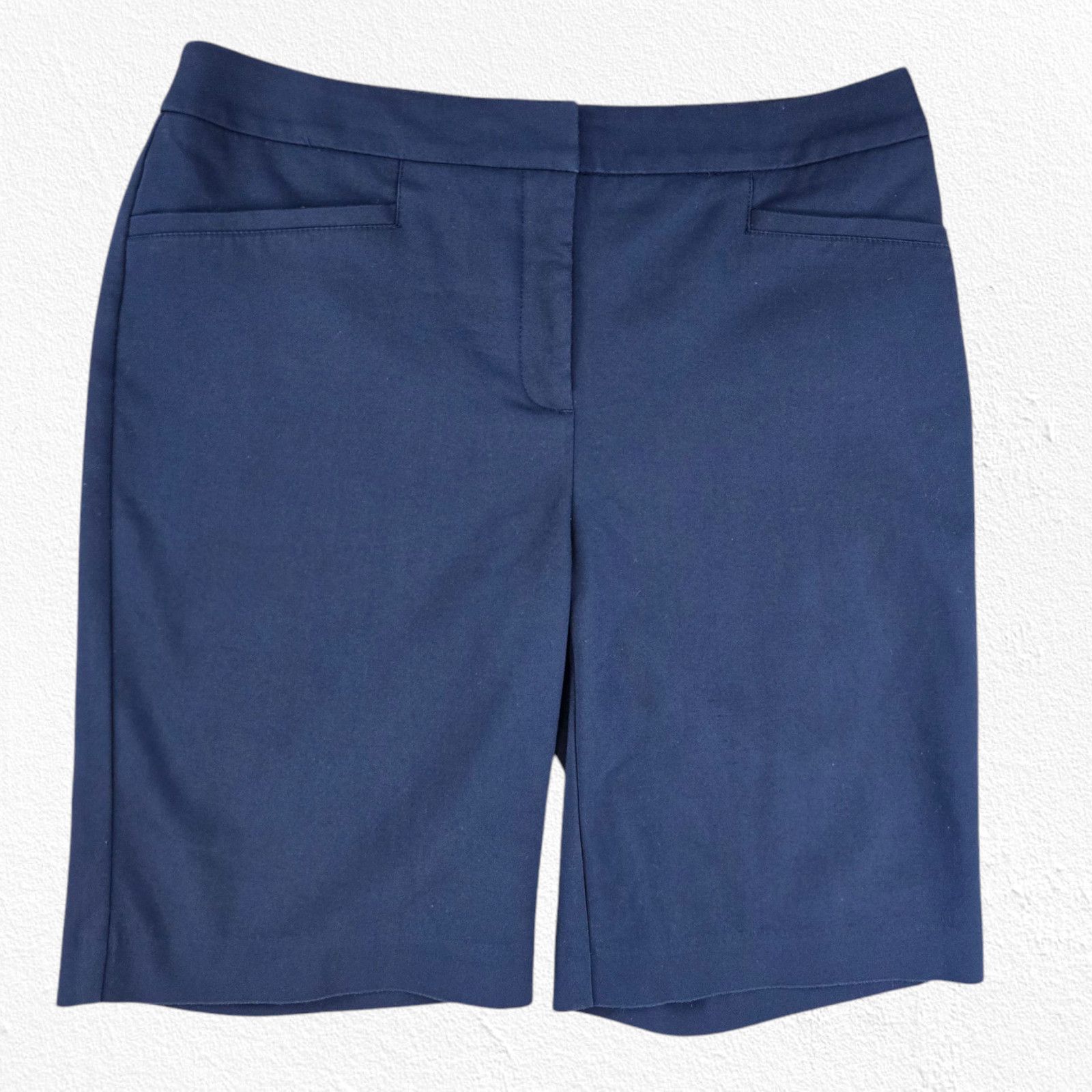 Chicos Chico’s Navy Fabulously Slimming Bermuda Shorts Size 6 Size 28" / US 6 / IT 42 - 2 Thumbnail