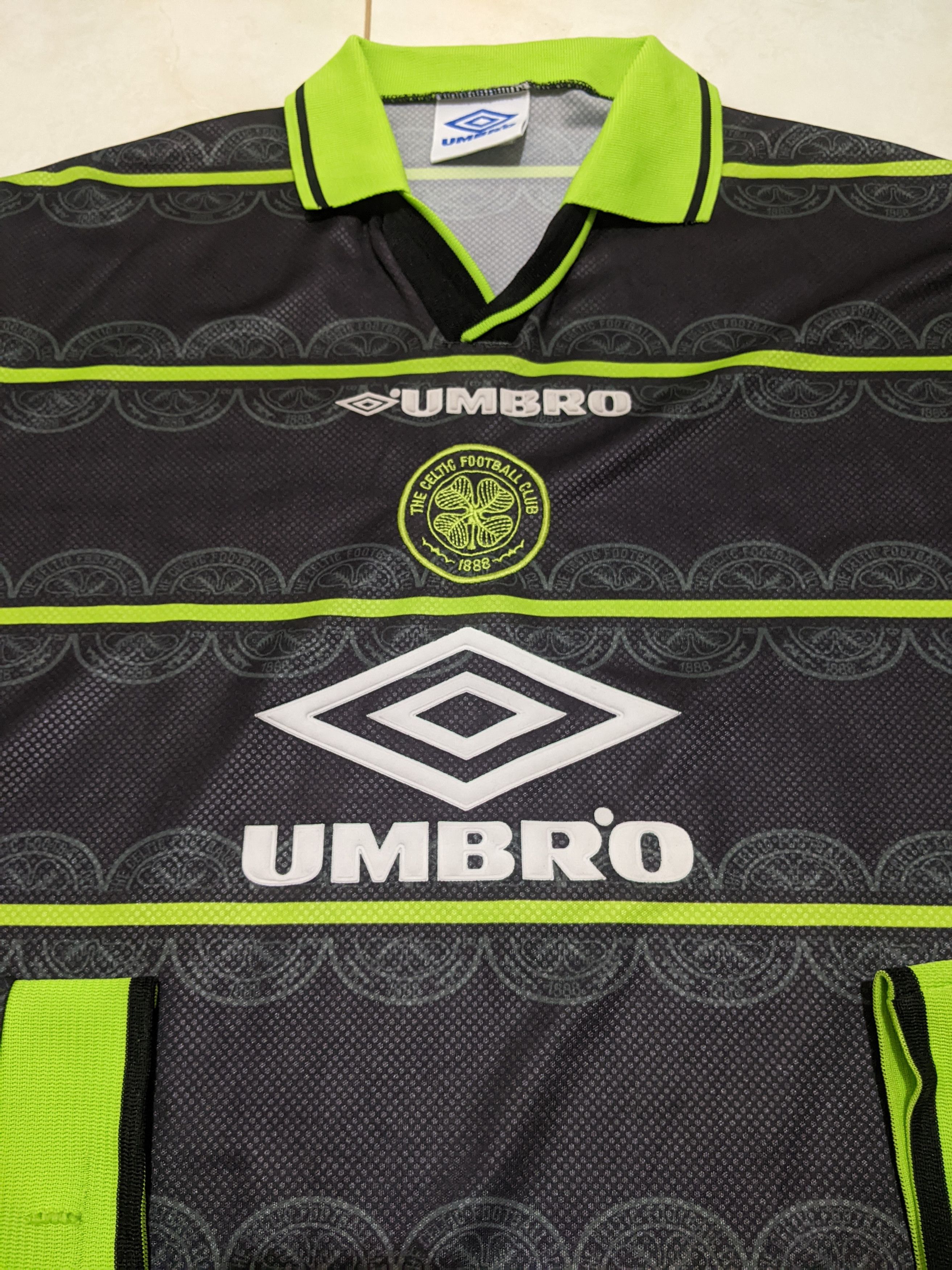 Umbro Celtic away 1998 Larson long Sleeve Jersey football shirt Size US XL / EU 56 / 4 - 4 Thumbnail
