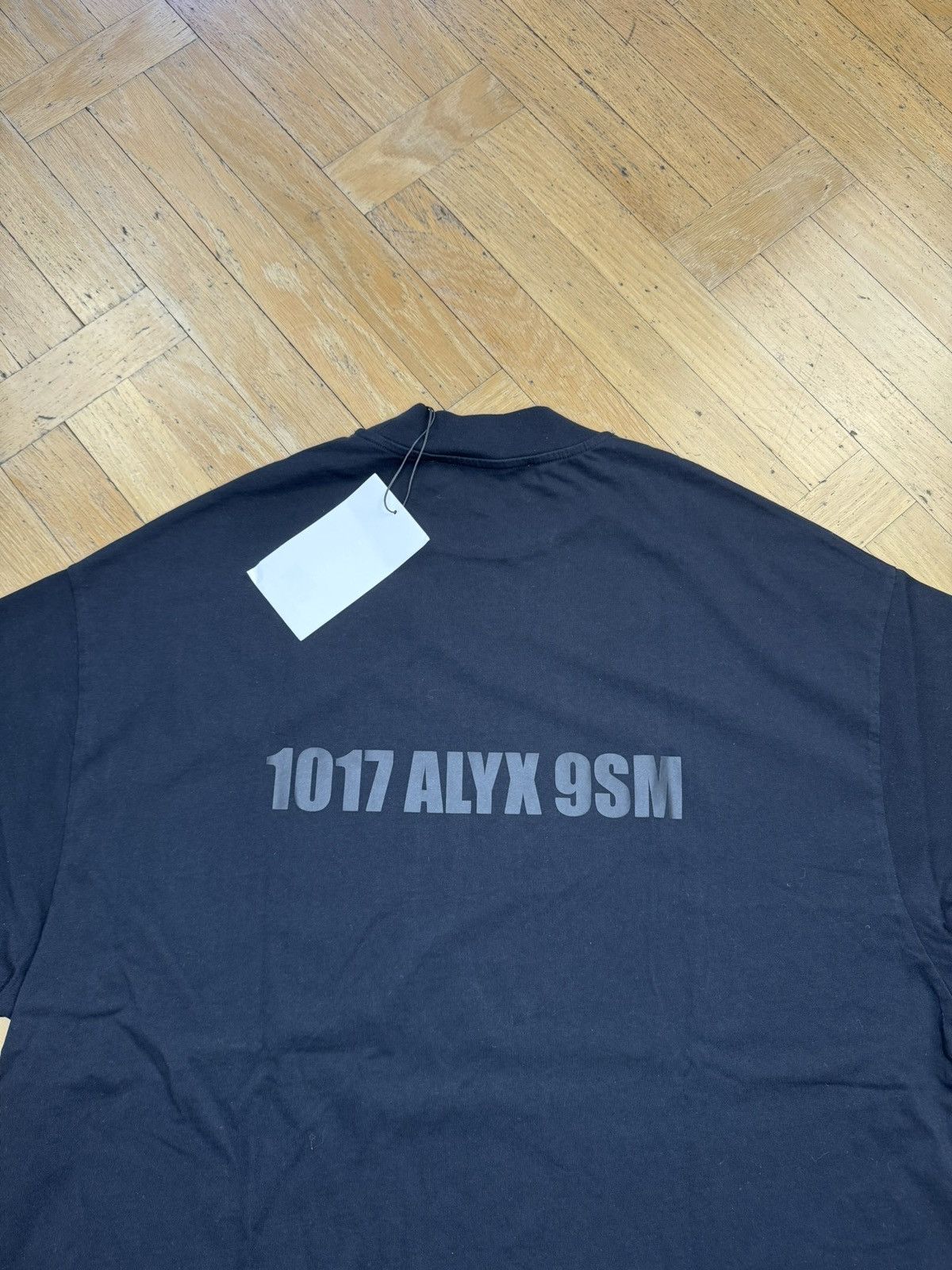 1017 ALYX 9SM 1017 ALYX 9SM REVERSE LOGO OVERSIZE T-SHIRT Size US S / EU 44-46 / 1 - 4 Thumbnail