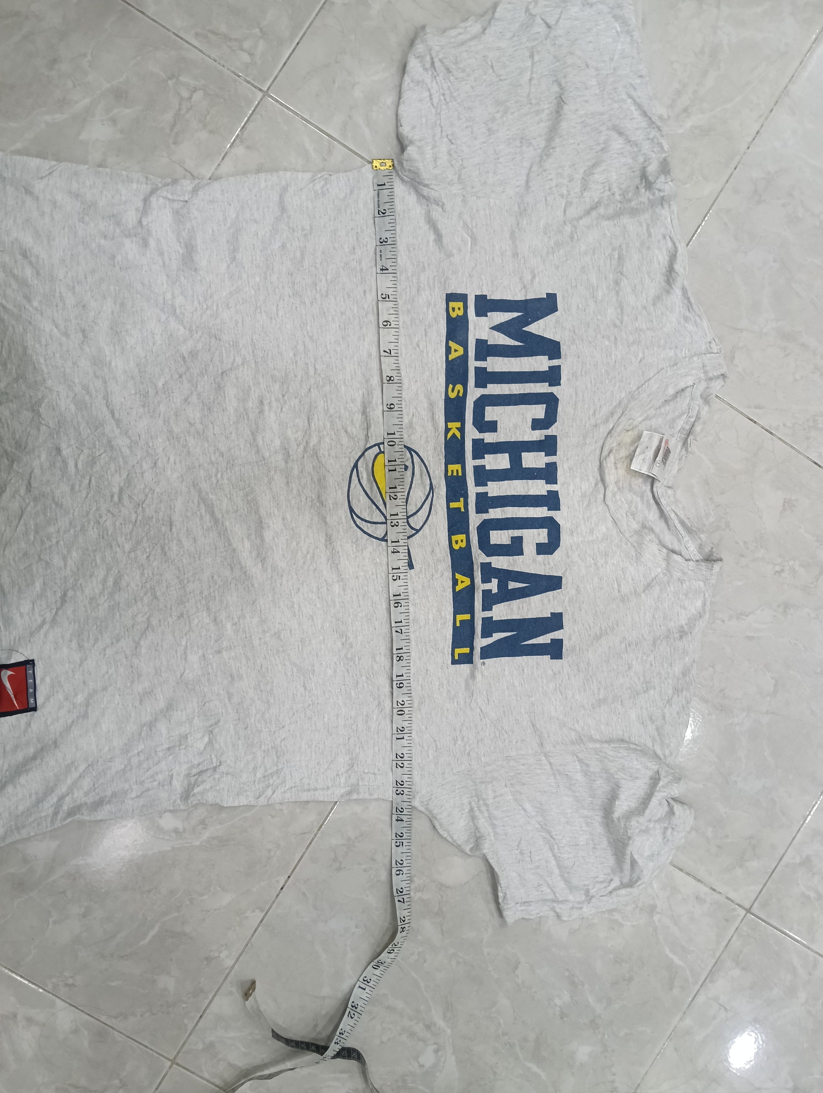 Nike Vintage 90s Nike Michigan Basketball Size US L / EU 52-54 / 3 - 11 Thumbnail