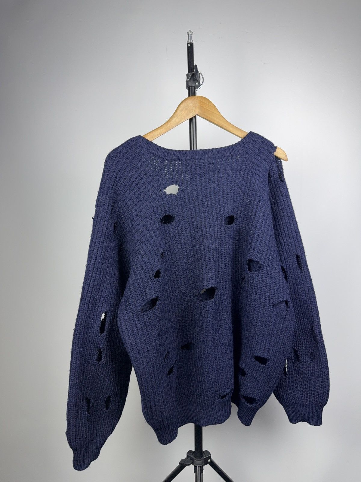 United Colors Of Benetton Retro 90s Avant Garde Benetton Distressed Knit Sweater Navy Size US L / EU 52-54 / 3 - 7 Thumbnail