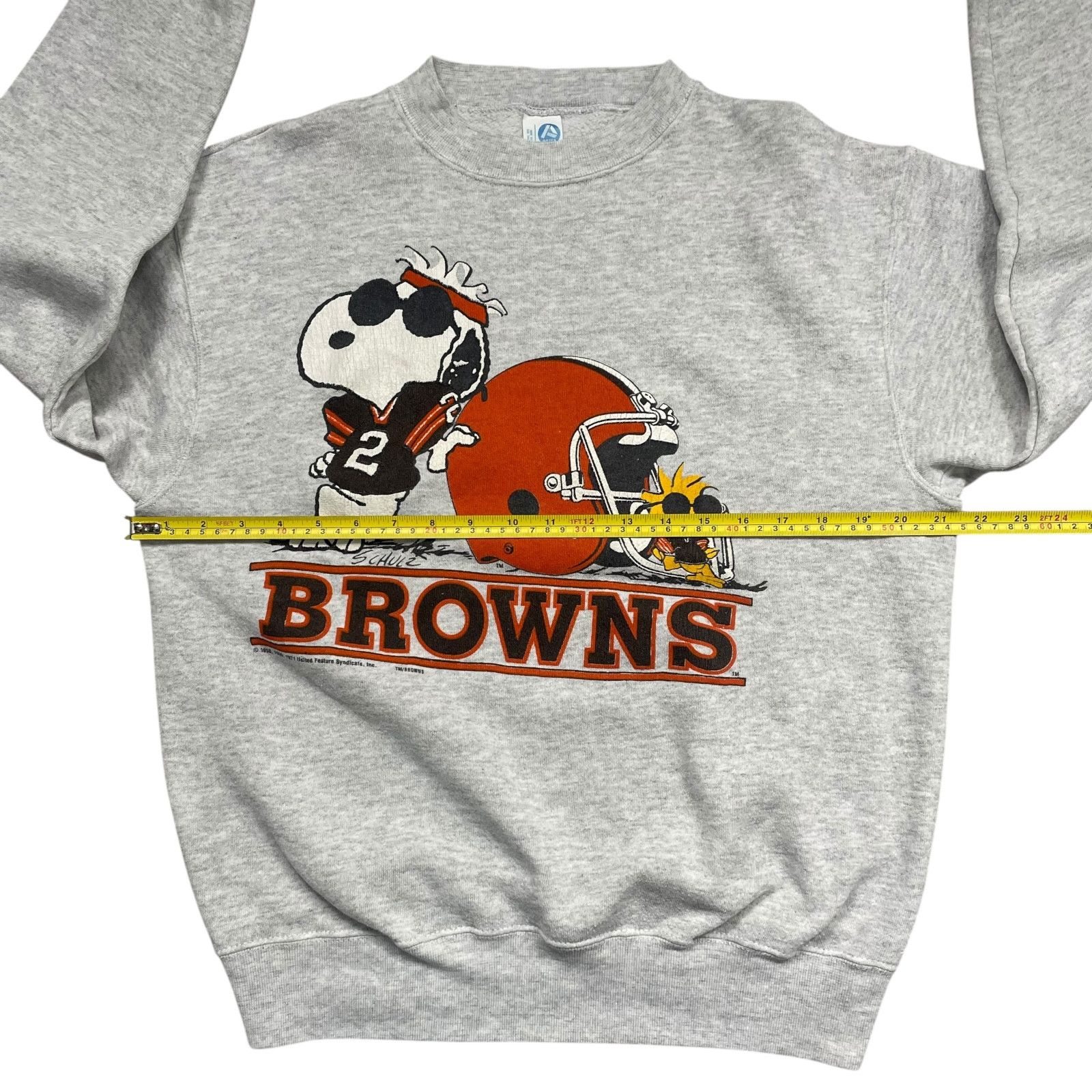 NFL VTG 90s CLEVELAND BROWNS PEANUTS SNOOPY WOODSTOCK SWEATSHIRT Size US M / EU 48-50 / 2 - 6 Thumbnail