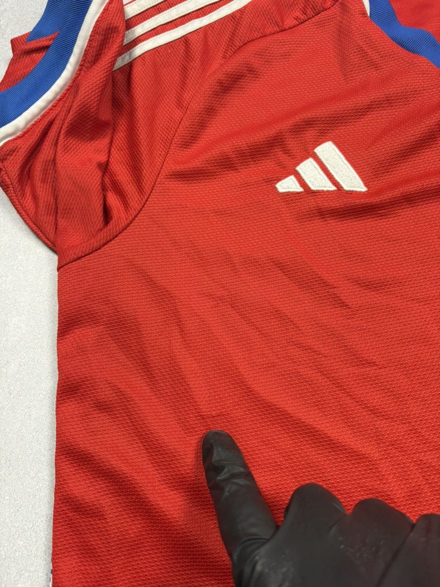 Adidas Adidas Chile National Team 2023/2024 Home Soccer Jersey Kit Size US L / EU 52-54 / 3 - 19 Thumbnail