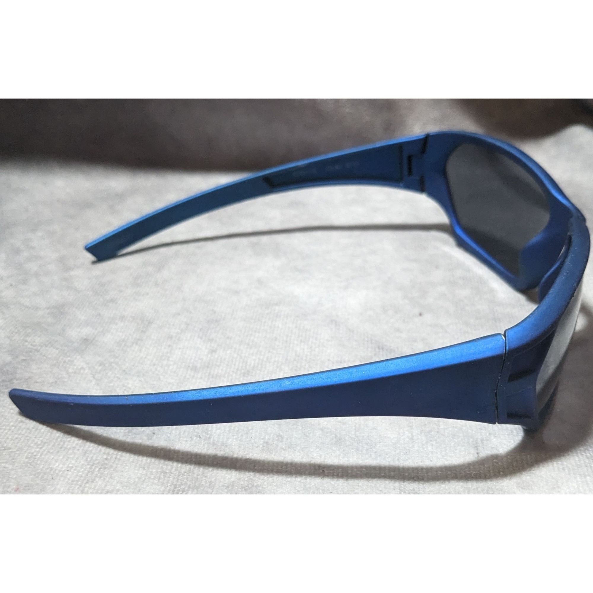 Foster Grant Foster Grant Metallic Blue Velvet Touch Sunglasses Size ONE SIZE - 2 Thumbnail