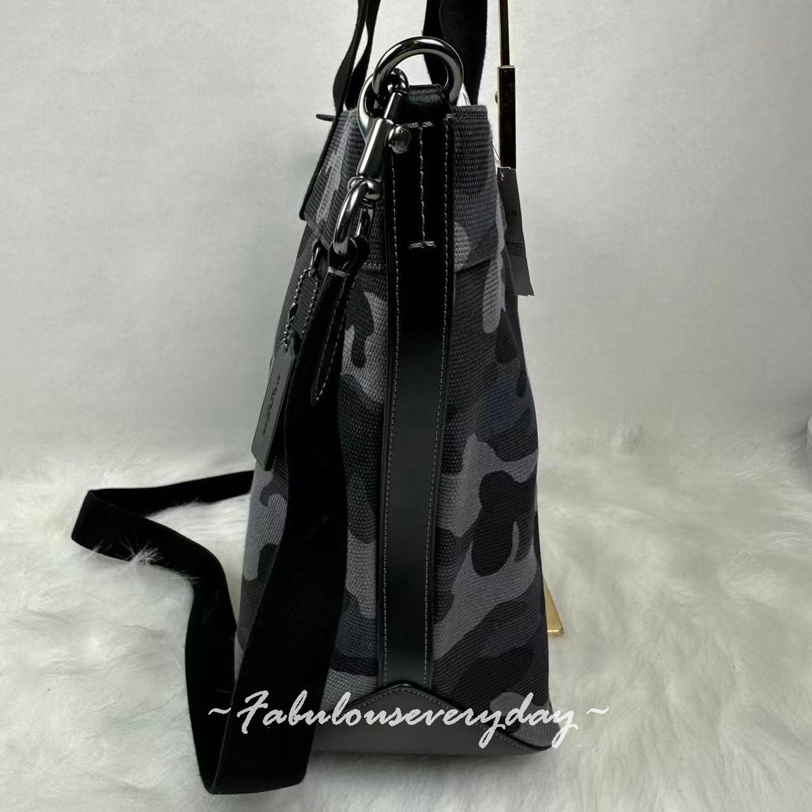 Coach Coach Tote 38 Crossbody Bag Camo Print In Canvas/Grey NWT Size ONE SIZE - 2 Thumbnail