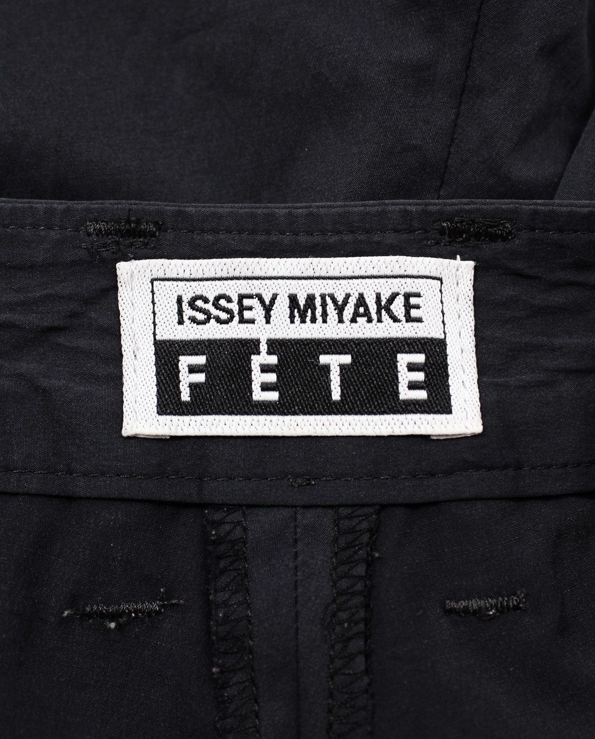 Homme Plisse Issey Miyake SS2012 ISSEY MIYAKE FÊTE CROPPED PANTS Size 28" / US 6 / IT 42 - 4 Thumbnail