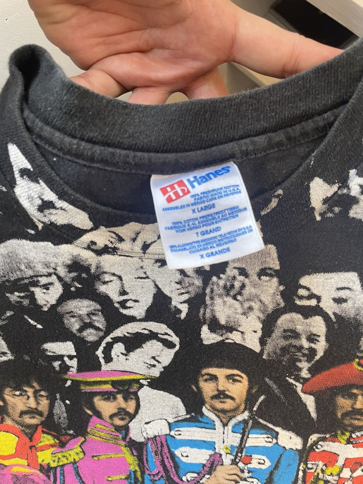 Hanes The beatles sgt pappers Size US XL / EU 56 / 4 - 5 Thumbnail