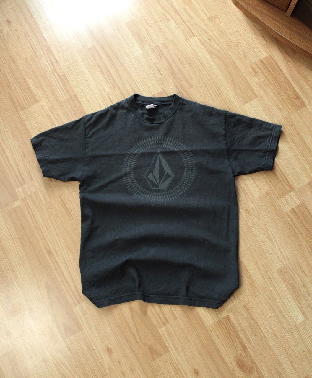 Vintage × Volcom 🔥 2000s Sun Faded Volcom Stone T Shirt Y2K Washed Logo USA Size US M / EU 48-50 / 2 - 1 Thumbnail
