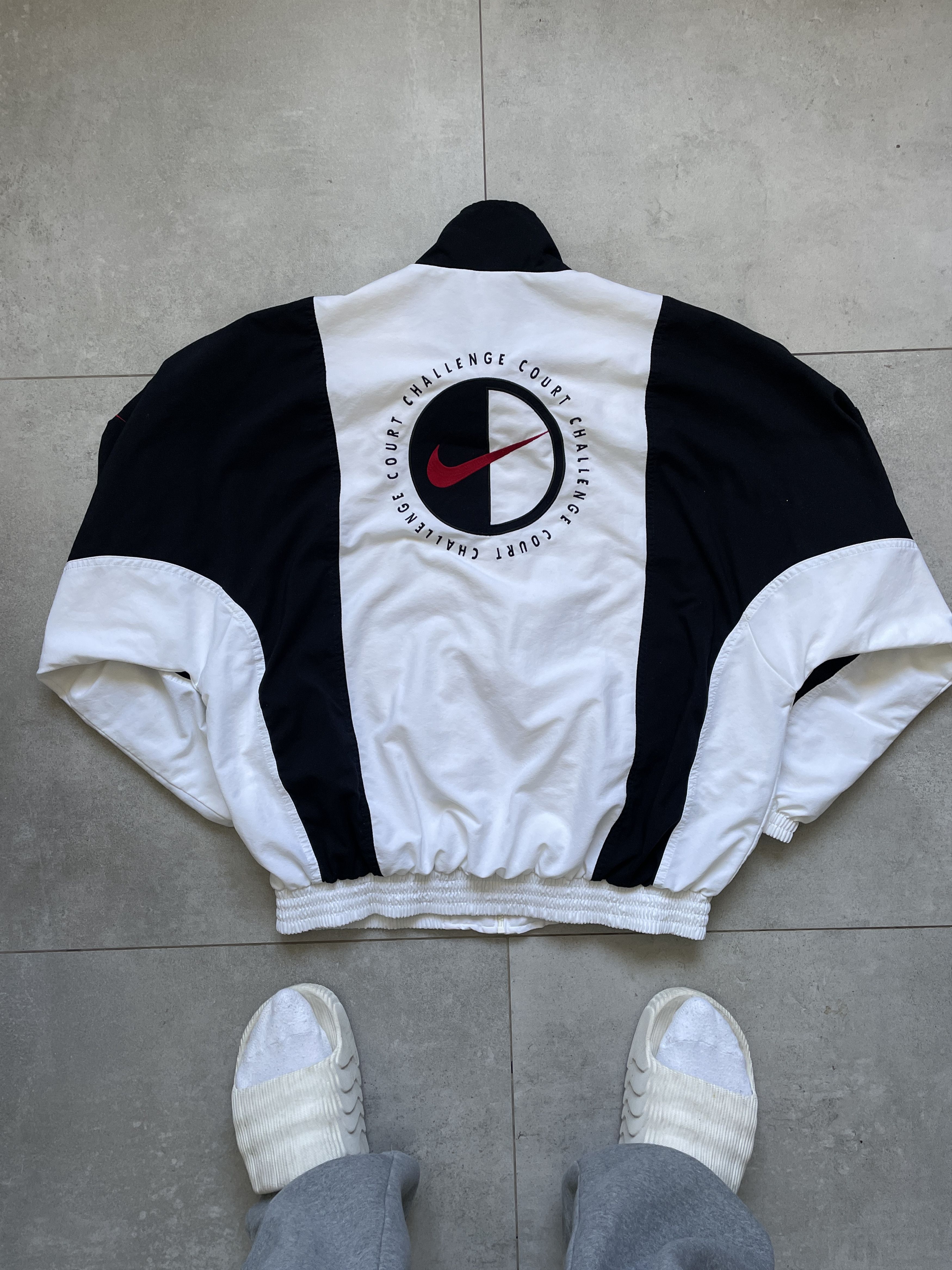 VINTAGE NIKE TENNIS CHALLENGE COURT WHITE BLACK LIGHT JACKET