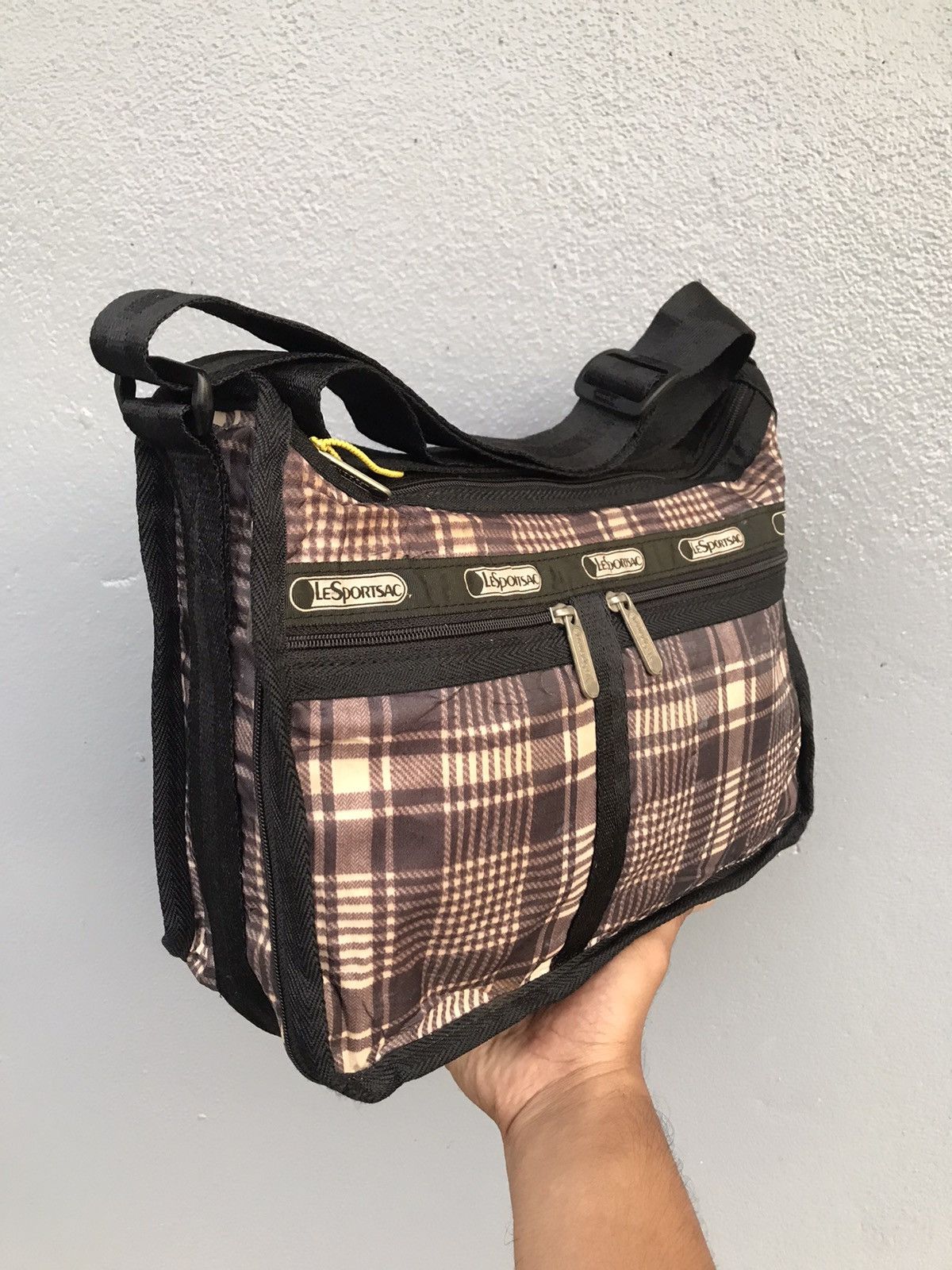 LeSportsac Sling bags🔥🔥