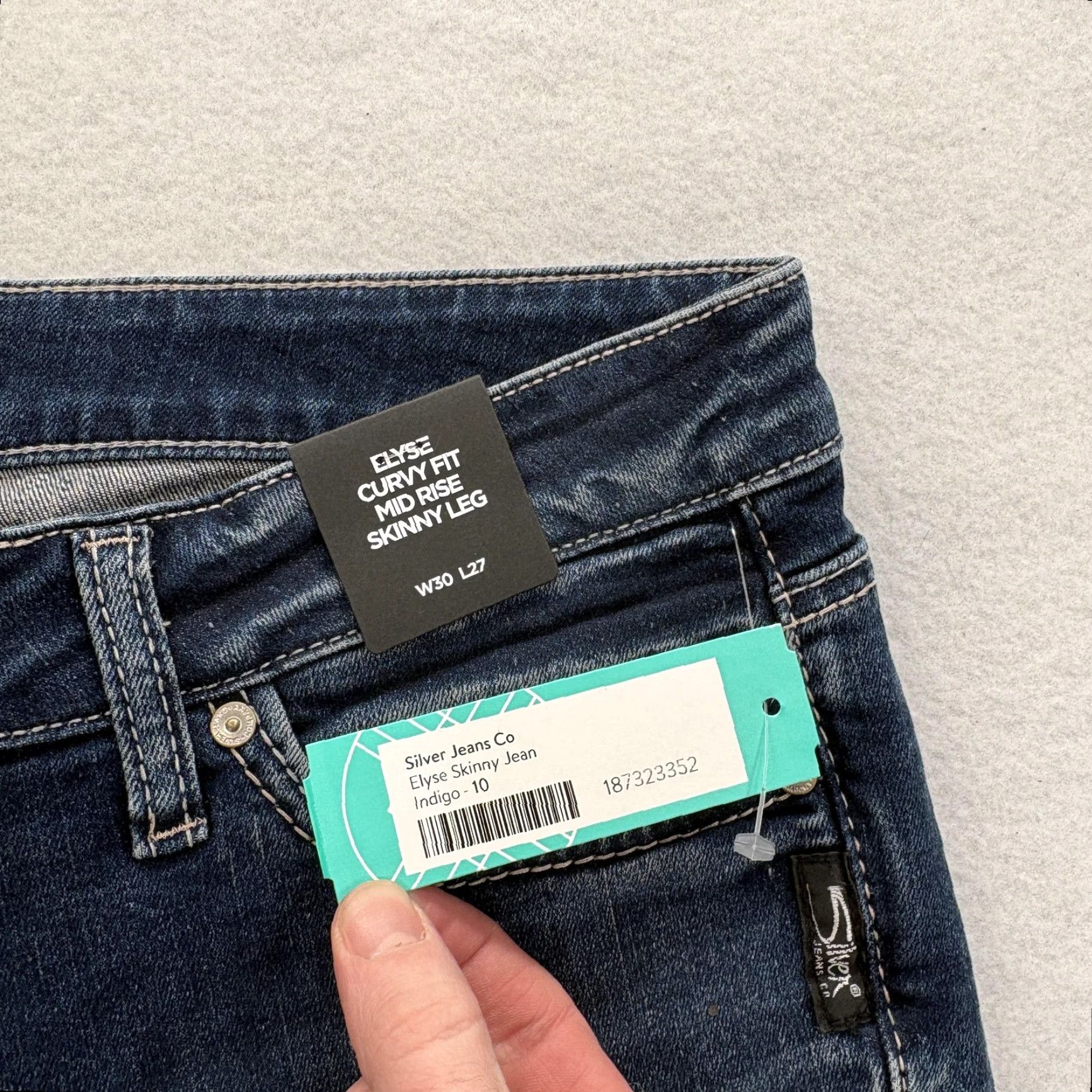 Silver Jeans Co. VINTAGE? No. Silver Jeans Elyse Skinny Womens 10 Blue Mid Rise Curvy Fit Stretch Denim Grunge Size 32" / US 10 / IT 46 - 5 Thumbnail