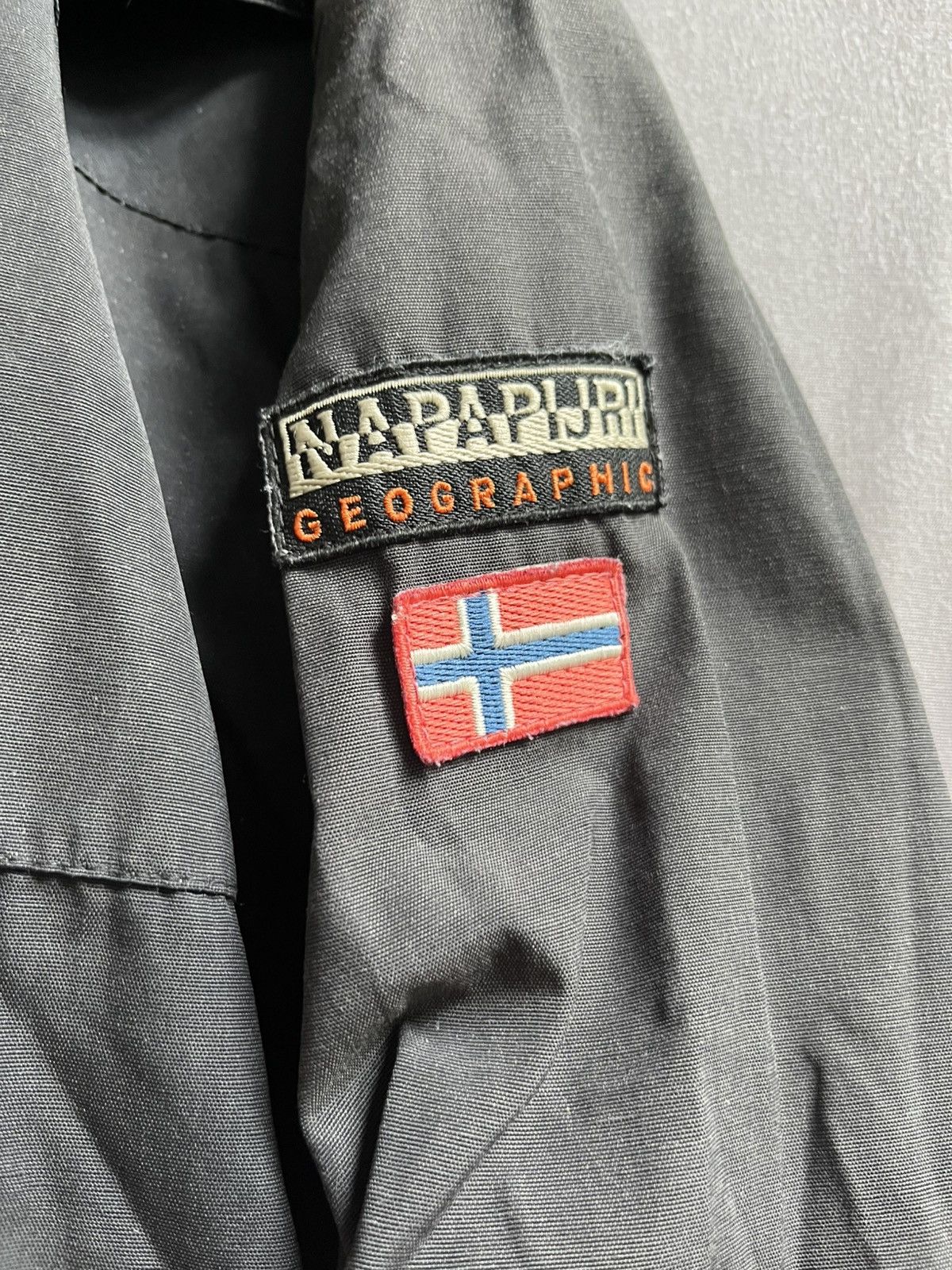 Napapijri Napapijri rainjacket Size US L / EU 52-54 / 3 - 4 Thumbnail