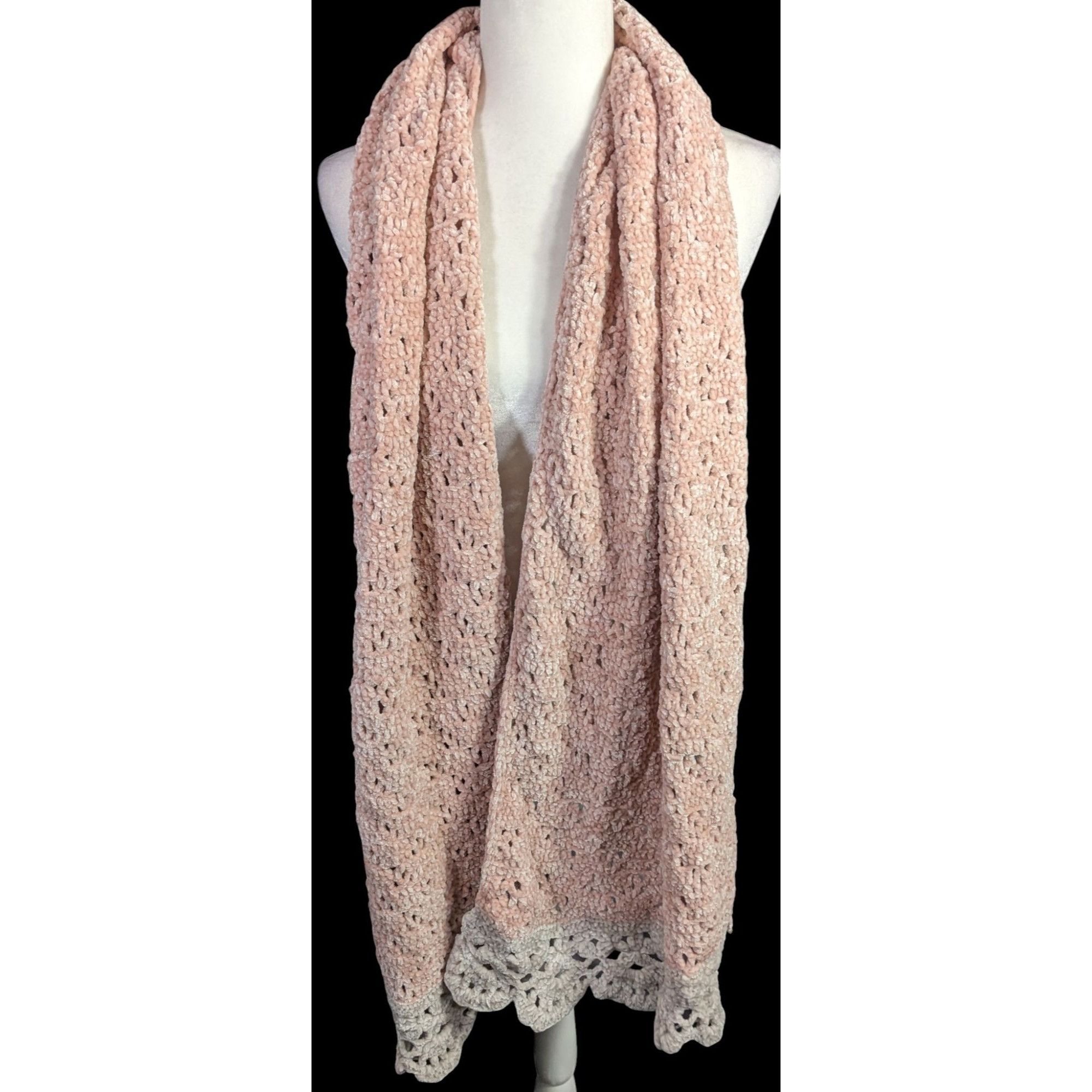 Handmade Handmade Vintage Chenille Crochet Scarf With Scalloped Trim Size ONE SIZE - 3 Thumbnail