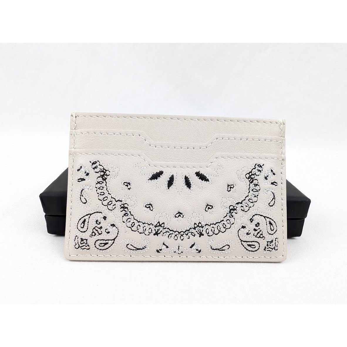 Amiri o1rshd1 Size: OS / Pebbled Bandana Card Holder in Beige Size ONE SIZE - 6 Thumbnail