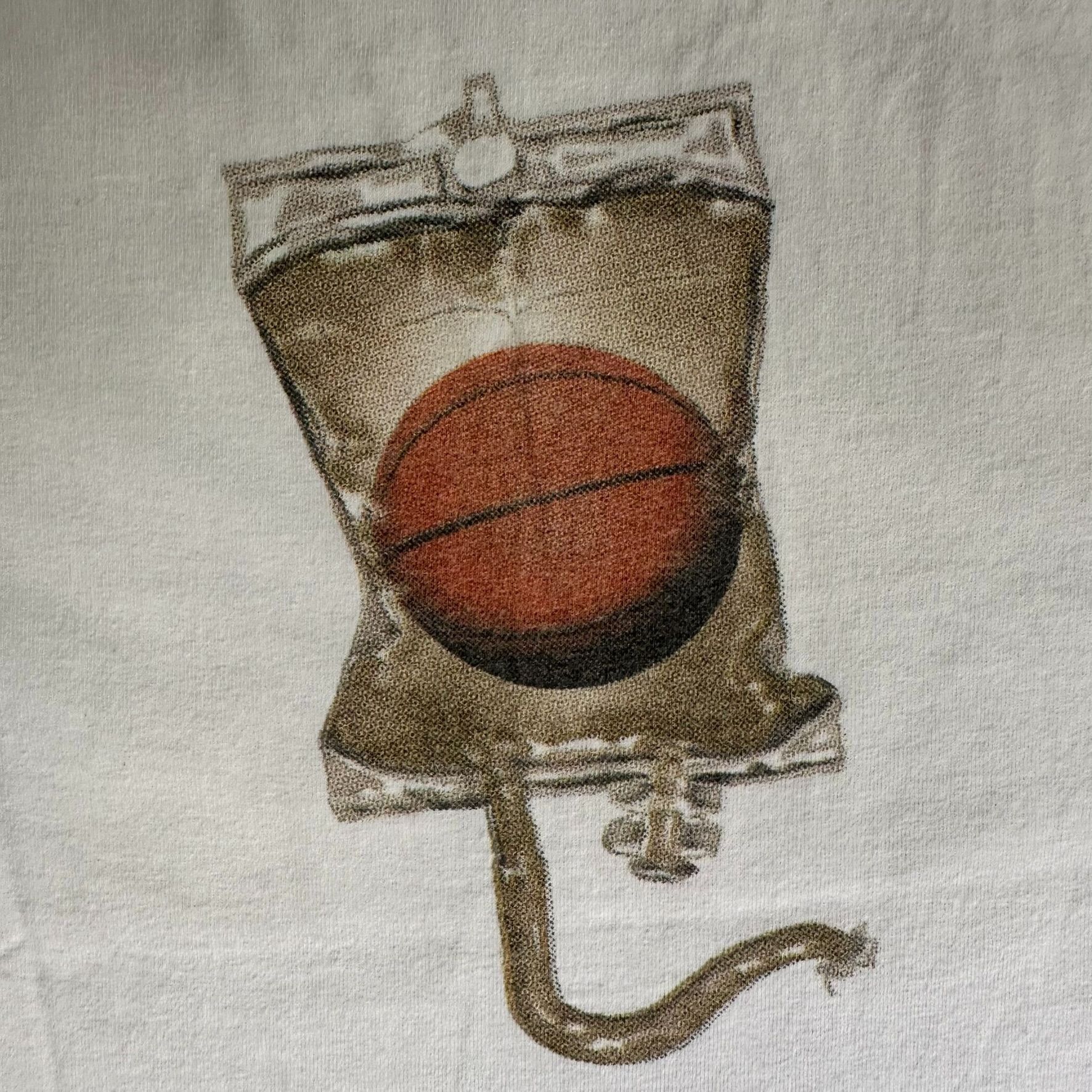 Vintage Vintage Y2K Eastbay Basketball T-Shirt Streetwear Sports Tee Size US L / EU 52-54 / 3 - 6 Thumbnail