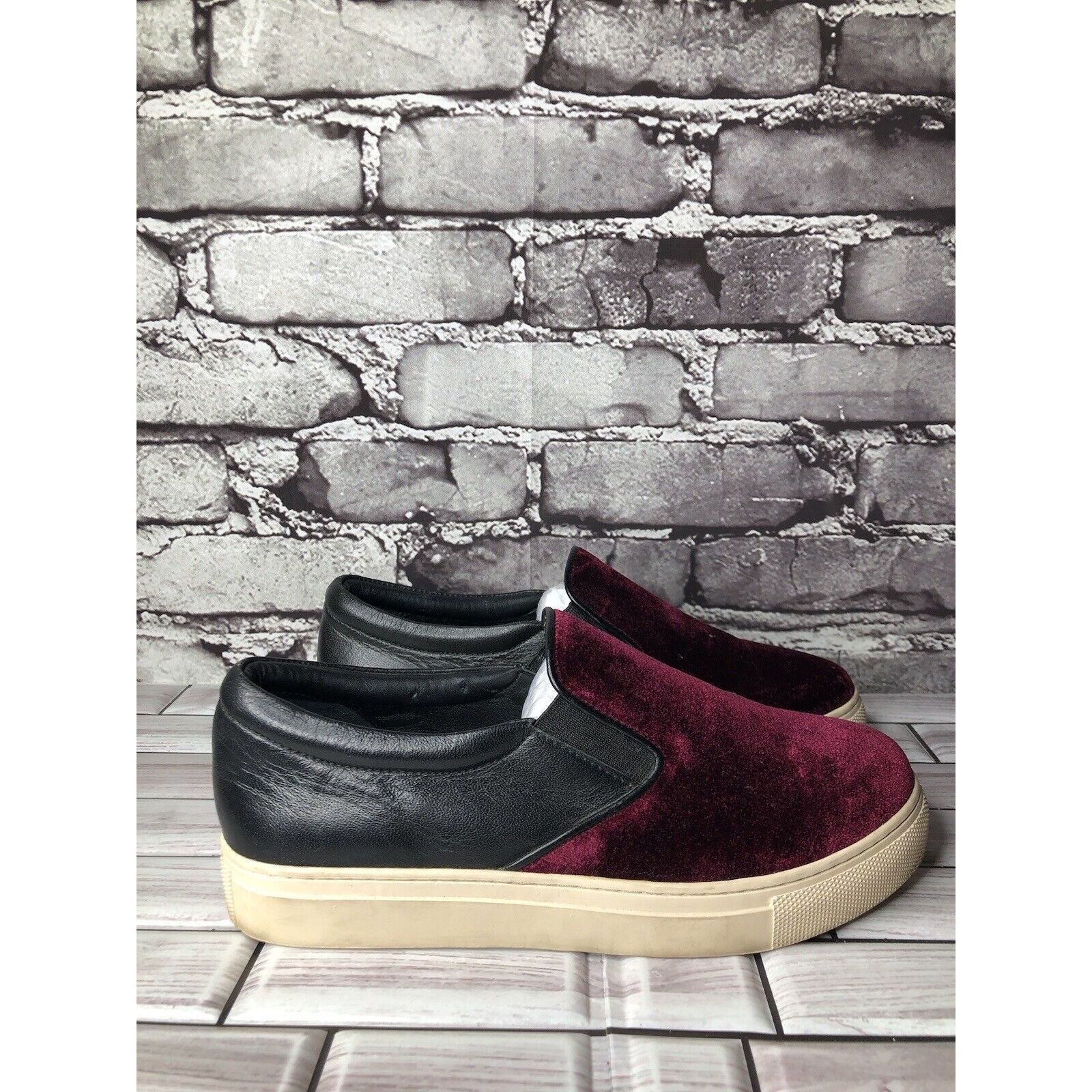 Barneys New York Barney’s New York Red Velvet Suede Slip On Casual Sneakers S Size US 6 / IT 36 - 13 Thumbnail
