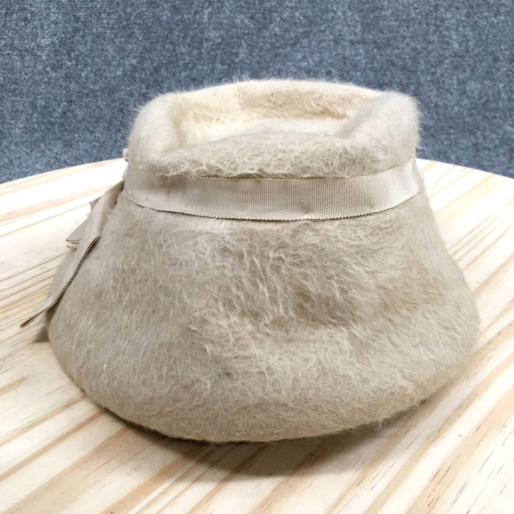 Vintage Betmar Bucket Hat Womens One Size Beige Fur Classic Vintage Retro Chic Casual Hat Size ONE SIZE - 7 Thumbnail
