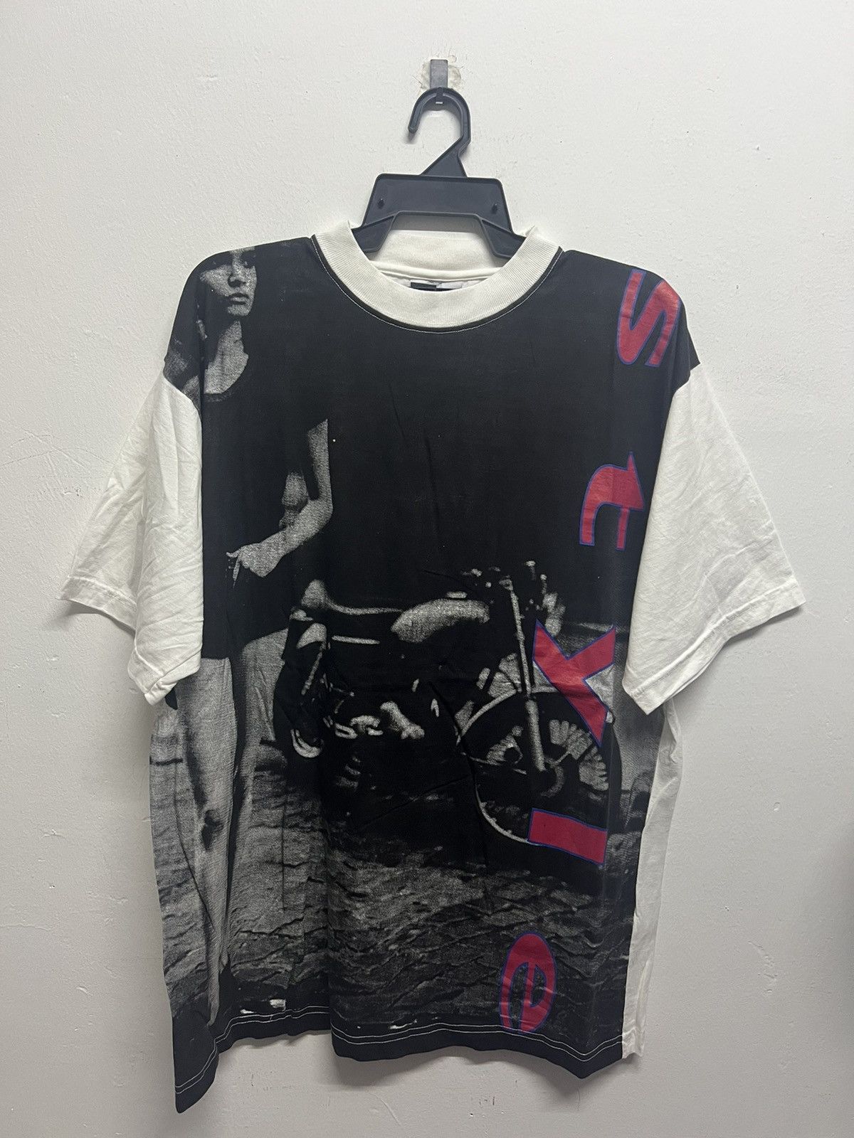 Vintage Vintage 90’s Model By Virgin Voyage Photo Tee Size US XL / EU 56 / 4 - 1 Thumbnail