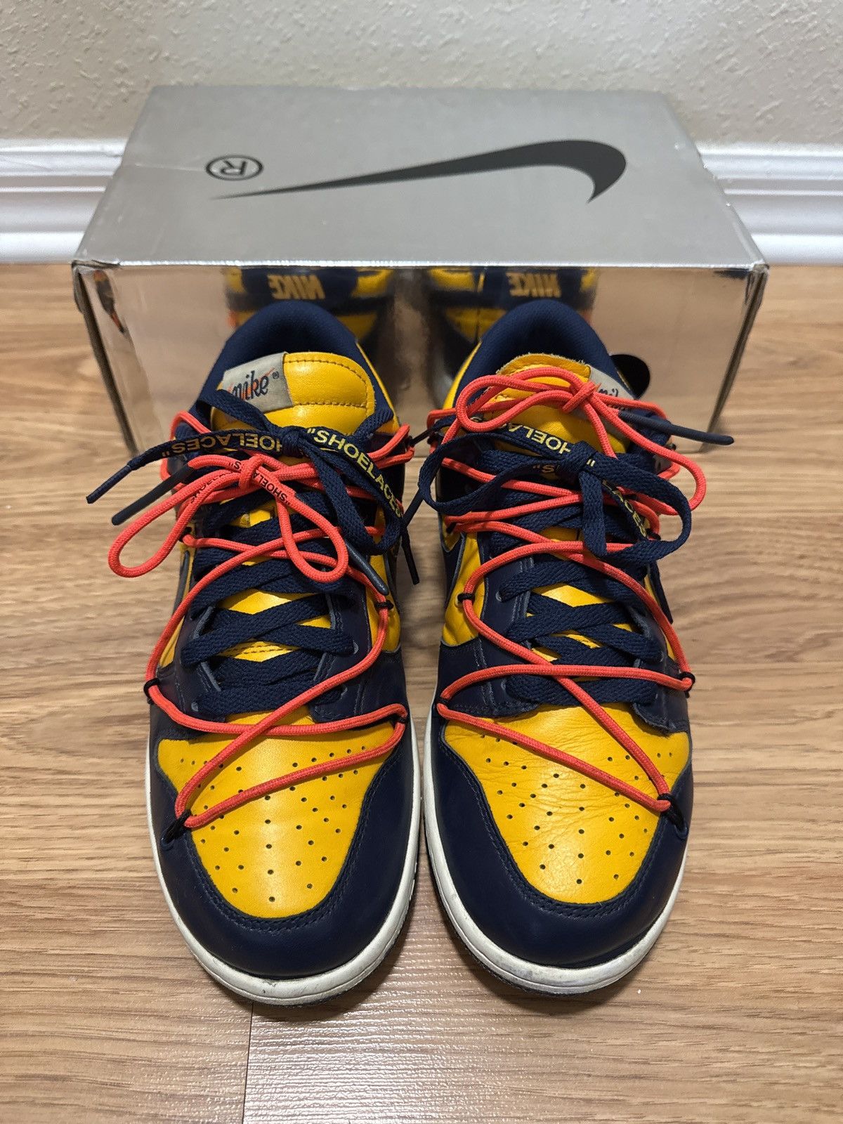 Nike × Off-White 2019 Off-White x Nike Dunk Low 'University Gold' Size US 9.5 / EU 42-43 - 3 Thumbnail