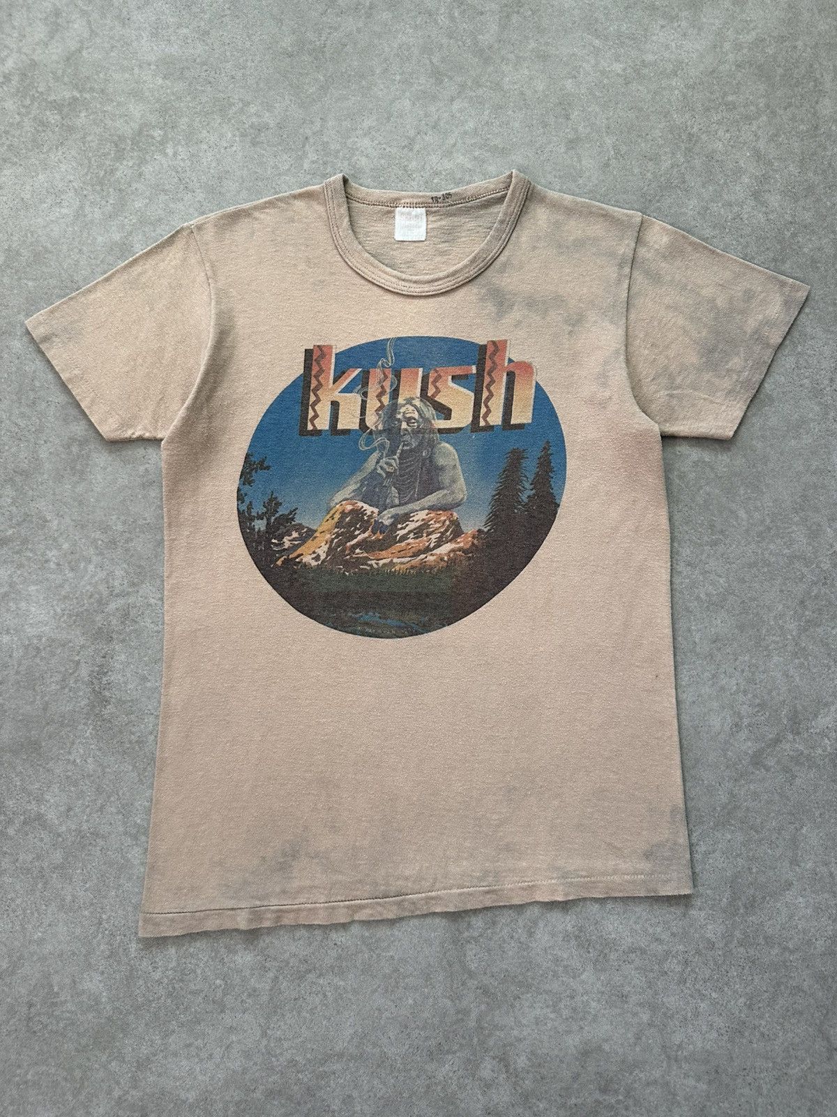 Vintage Vintage Weed Tee Kush Native Graphic 1979 Rare Unique Size US M / EU 48-50 / 2 - 1 Thumbnail