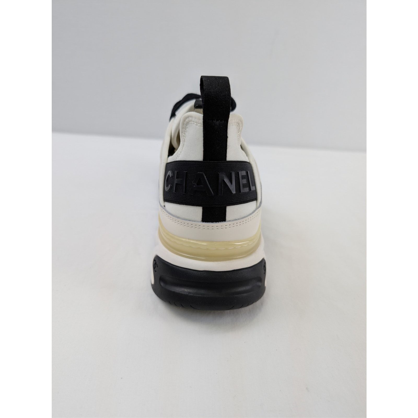 Chanel o1rshd1 Low Top Sneakers in White/Black Size US 10 / EU 43 - 12 Thumbnail