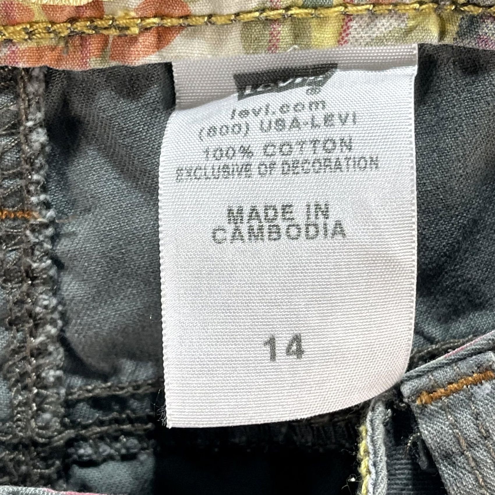 Levi's Levi's Chino Shorts Womens 14 Gray 100% Cotton Cuffed Pockets Flat Front Tab Twills 4in Inseam Regular, Gray, Solid, 34in Waist, 14 (Womens) Size 36" / US 14 / IT 50 - 6 Thumbnail