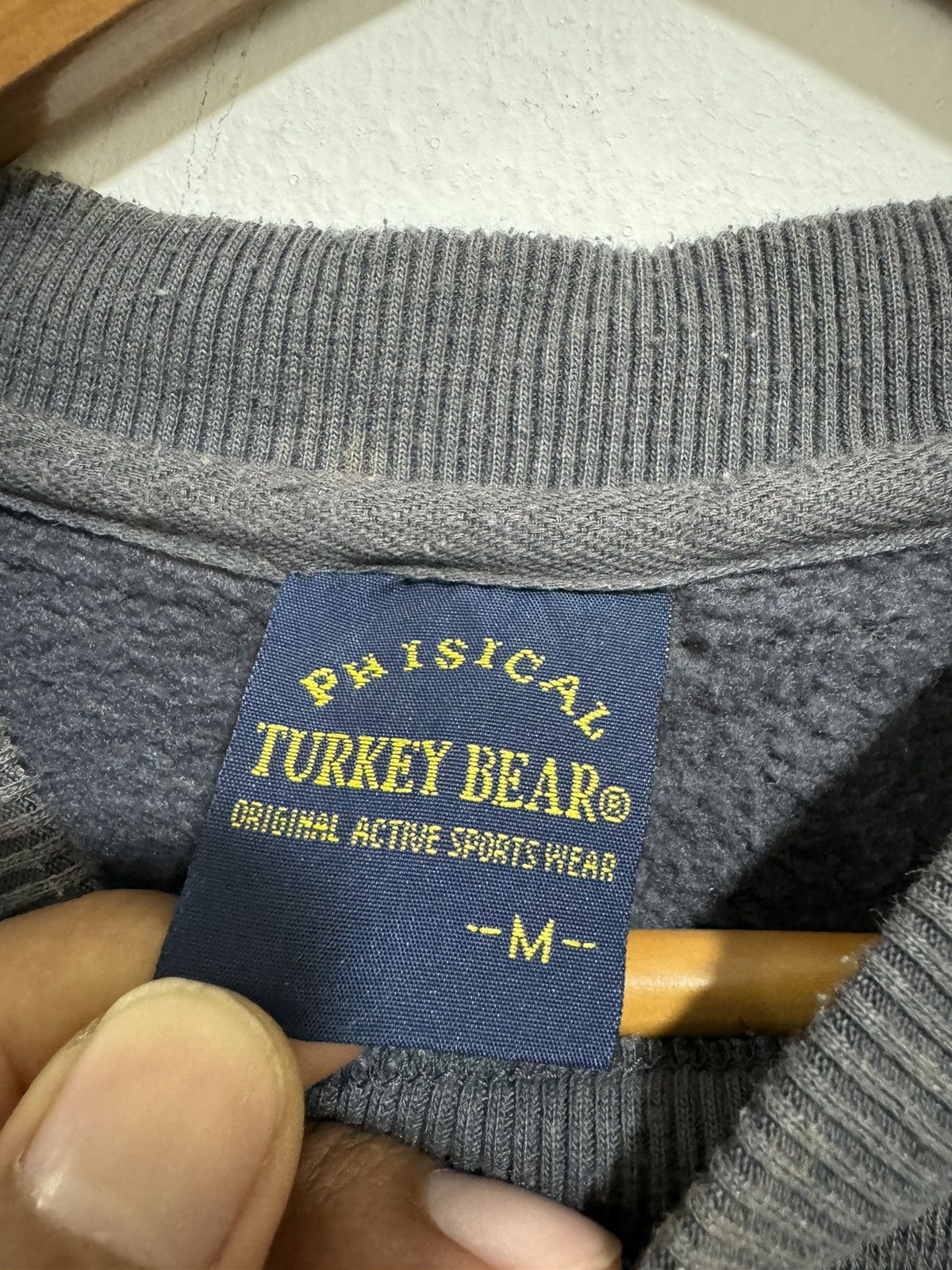 Japanese Brand × Vintage Vintage Phisical Turkey Bear Sweatshirt Size US M / EU 48-50 / 2 - 7 Thumbnail
