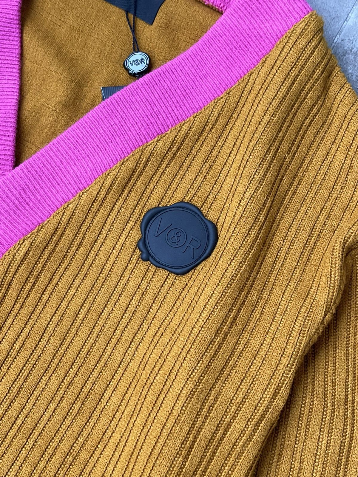 Viktor & Rolf !DS! FW22 Viktor & Rolf Logo Pink Brown Wool Cardigan Size US XL / EU 56 / 4 - 9 Thumbnail