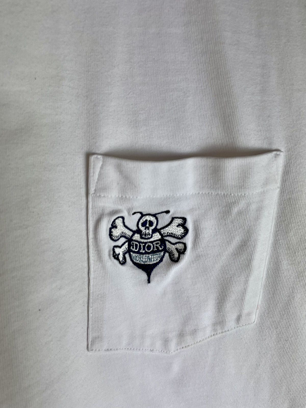 Dior × Stussy Christion Dior x Shawn Stussy Bee White T-Shirt Size US M / EU 48-50 / 2 - 4 Thumbnail