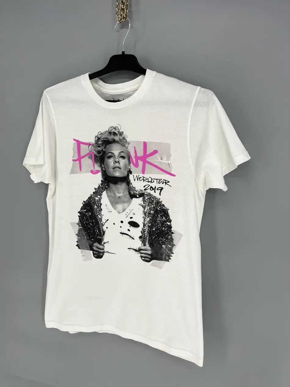 Band Tees Vintage Y2K Pink Fun House Tour American Singer Artist Tee Size US M / EU 48-50 / 2 - 3 Thumbnail