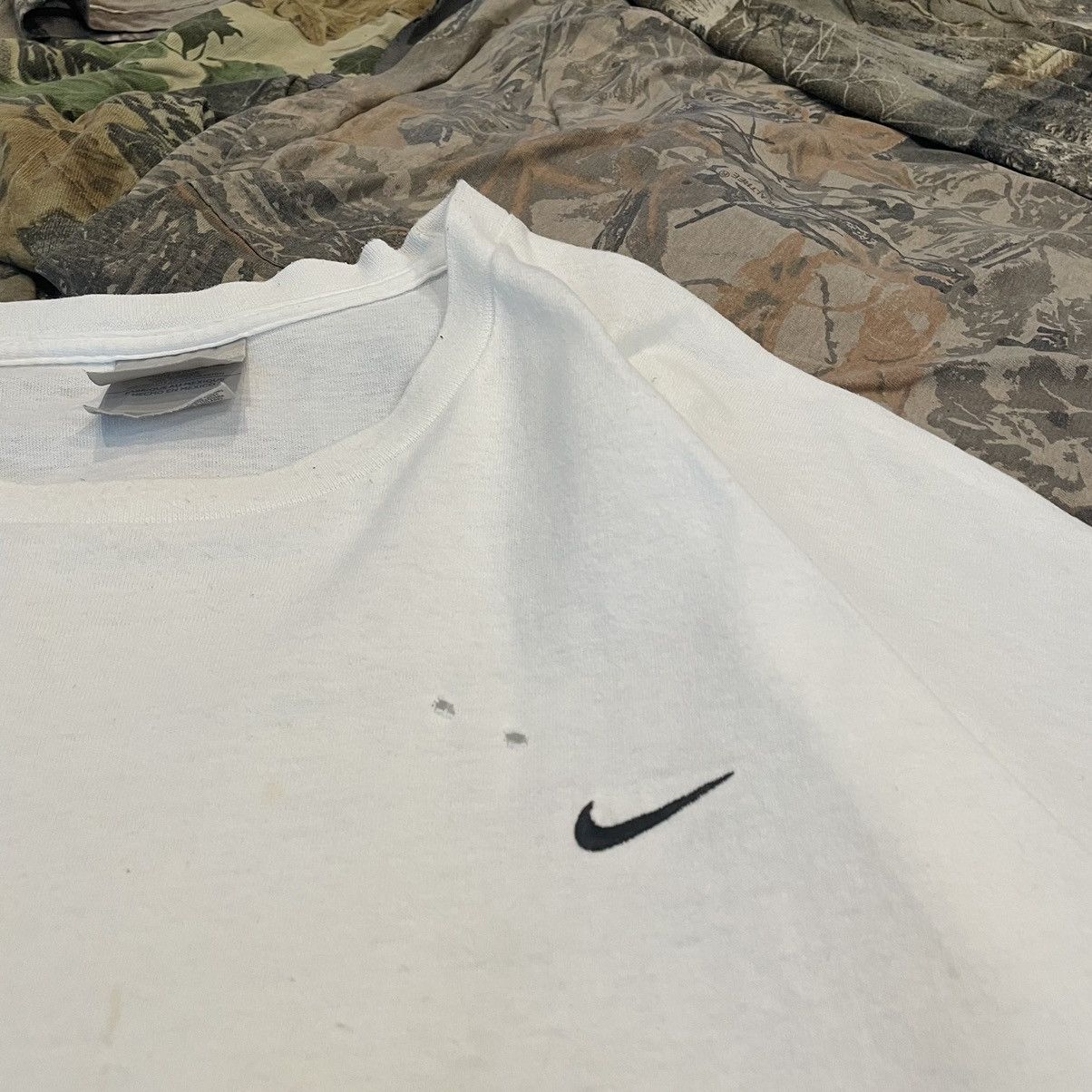 Nike 2000s Nike swoosh relaxed fit white tee hit Size US XL / EU 56 / 4 - 2 Thumbnail