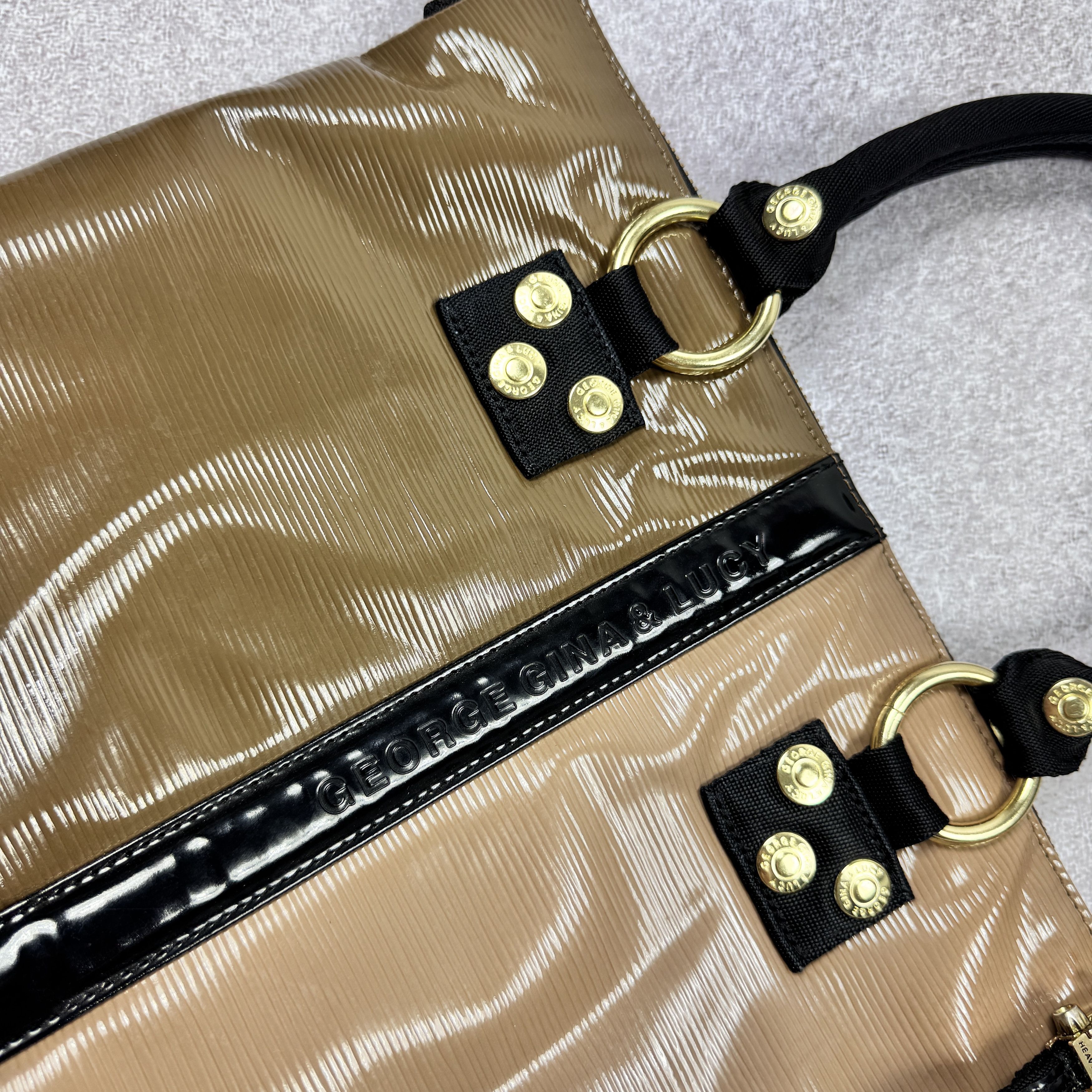 Designer × George Gina & Lucy NEW GEORGE GINA & LUCY FAINAWAY GLOSS HANDLE BAG Size ONE SIZE - 4 Thumbnail