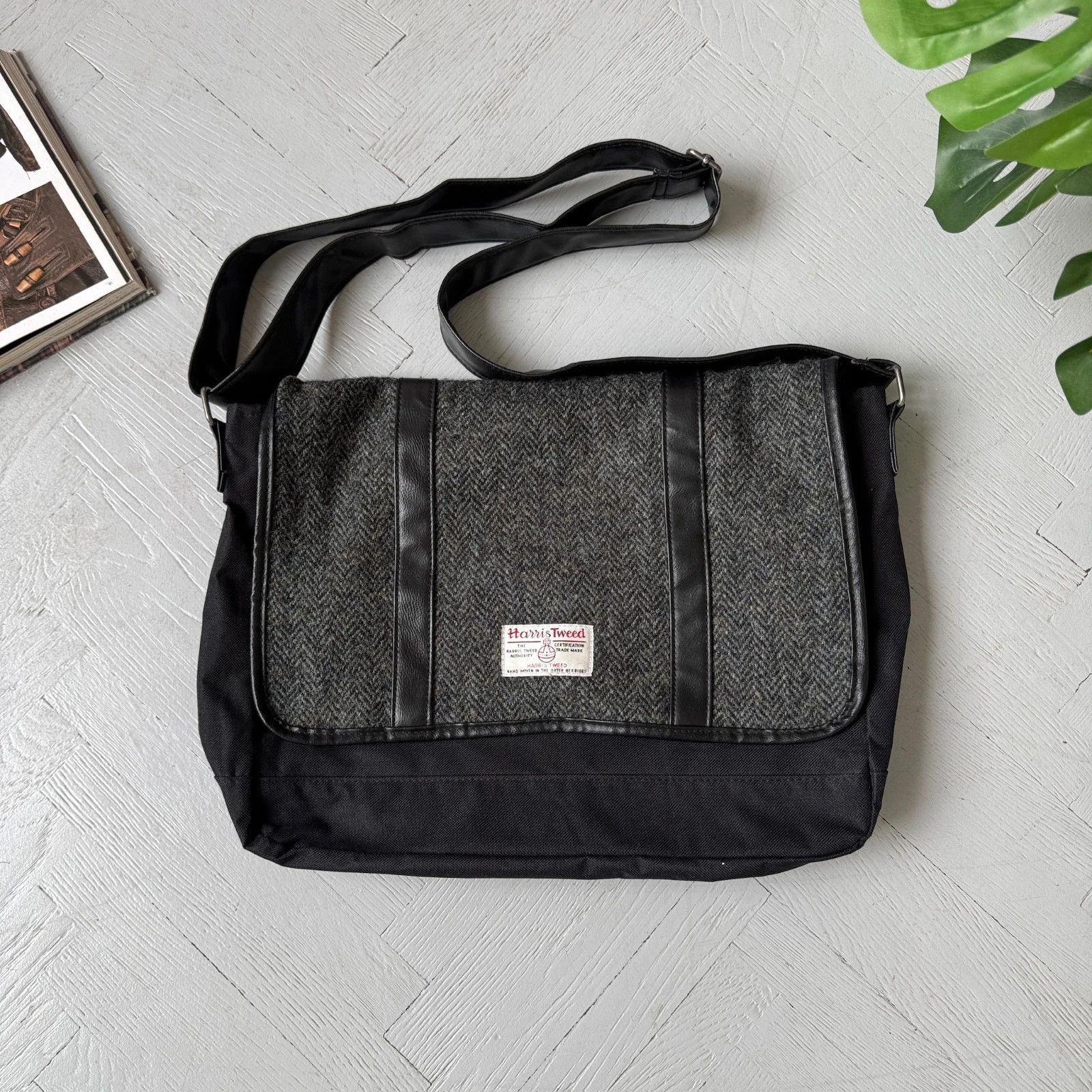 Harris Tweed Harris Tweed Messenger Crossbody Bag Size ONE SIZE - 1 Thumbnail