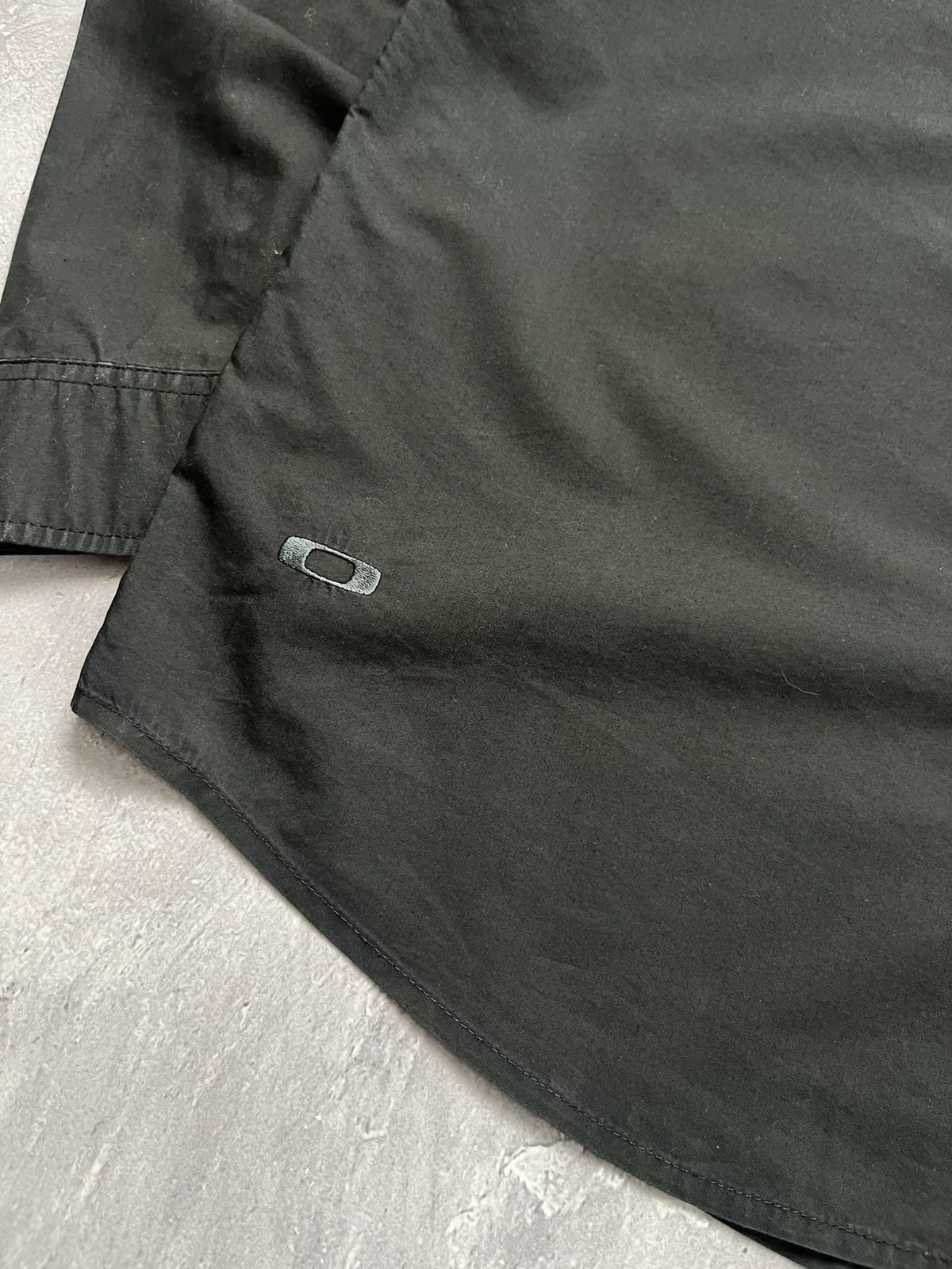 Oakley Rare Vintage Oakley ThermoGauge Black Nylon Shirt LongSleeve Size US L / EU 52-54 / 3 - 2 Thumbnail
