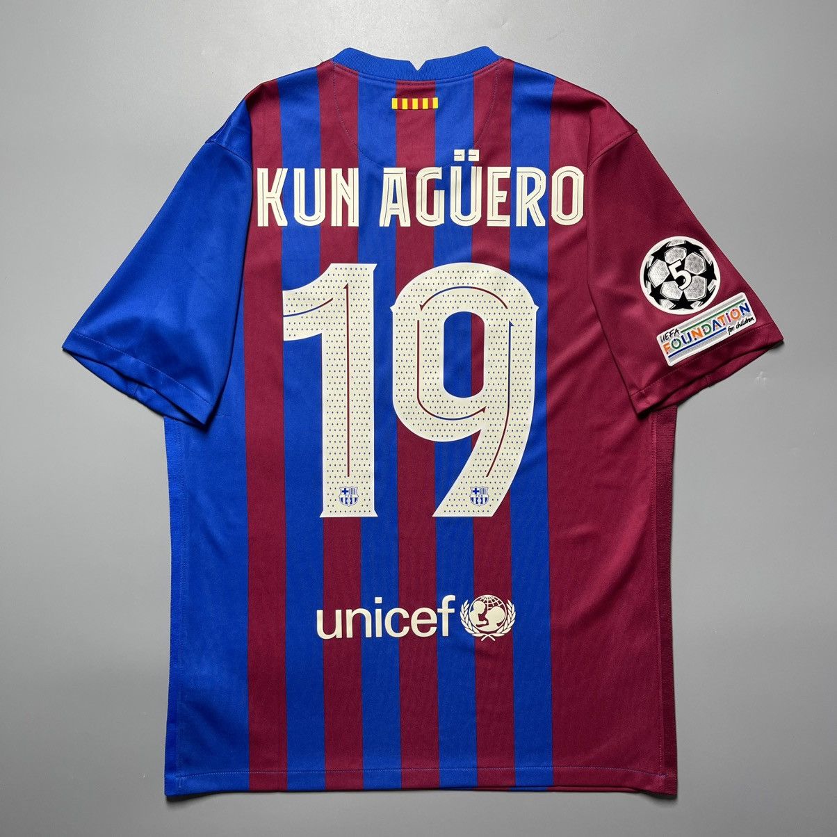 Nike BARCELONA NIKE 2021/2022 FOOTBALL HOME JERSEY #19 AGUERO Size US M / EU 48-50 / 2 - 1 Thumbnail