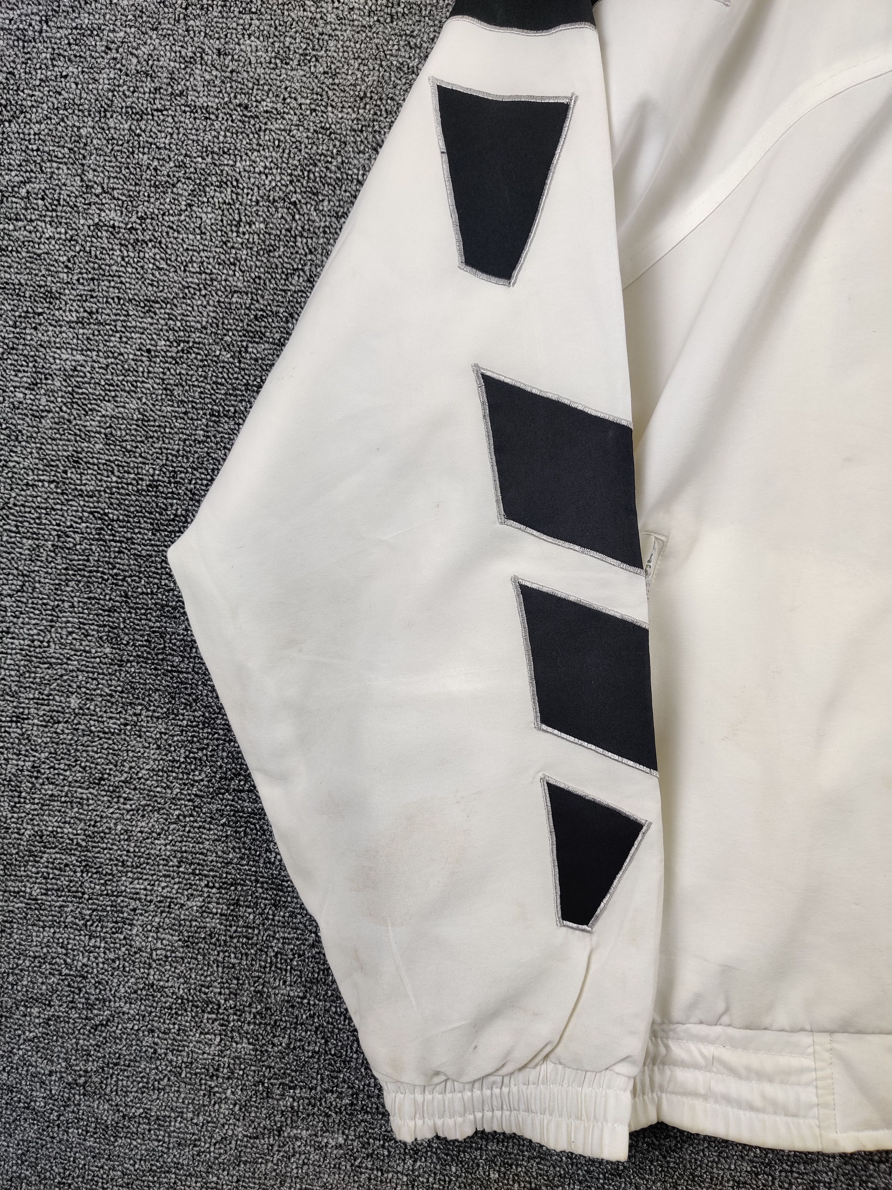 Adidas Vintage 90's Adidas Windbreaker Light Jacket Size US S / EU 44-46 / 1 - 4 Thumbnail