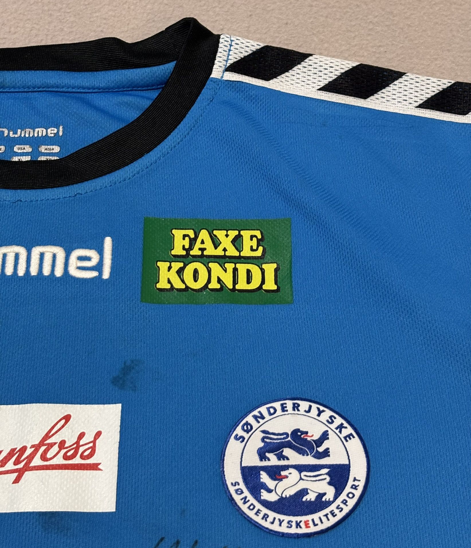 Hummel Sonderjyske #16 Hummel Handball Goalkeeper Shirt Size XL Size US XL / EU 56 / 4 - 9 Thumbnail