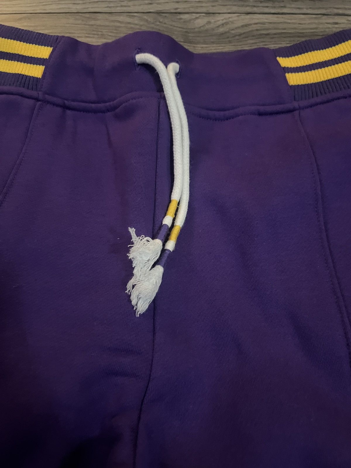 NBA × New Era Los Angeles Lakers New Era Sweatpants Medium Size US 29 - 3 Thumbnail